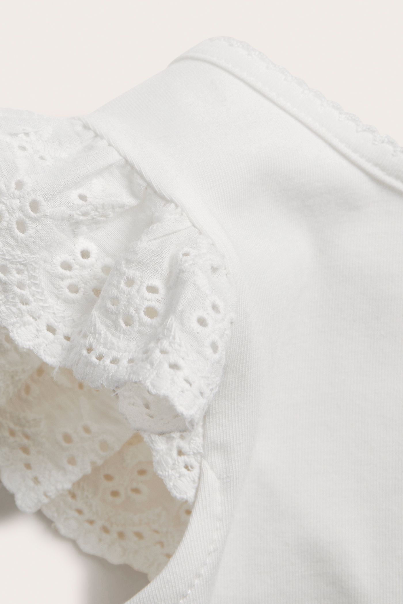 Short sleeve top with frill | Off-white | Kids | Newbie