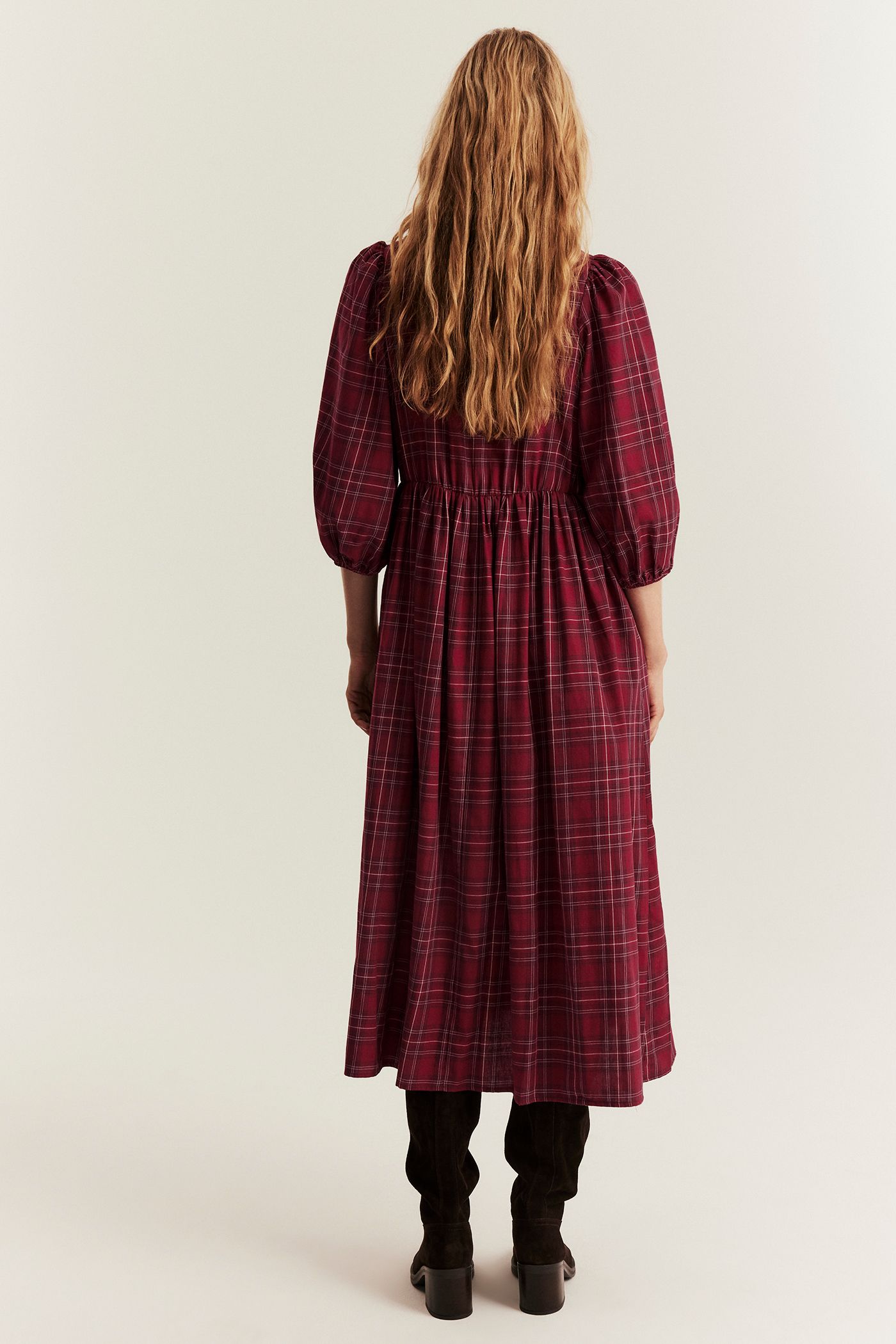 ワンピース Gold-Buttoned Plaid Knit Dress p5_93151508-0dc2-4f83-95b6-