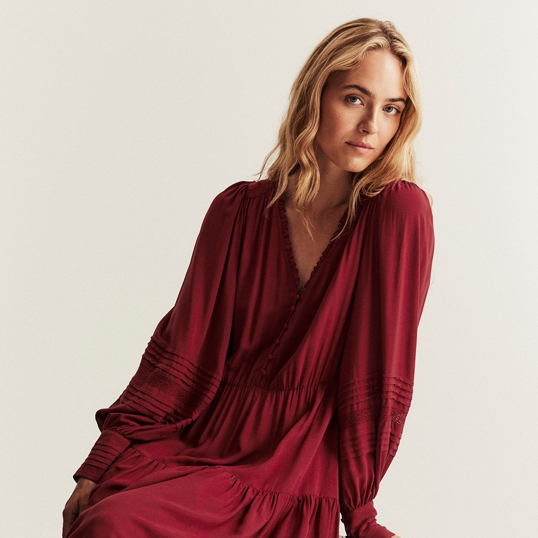 Woman wearing a red christmas dress