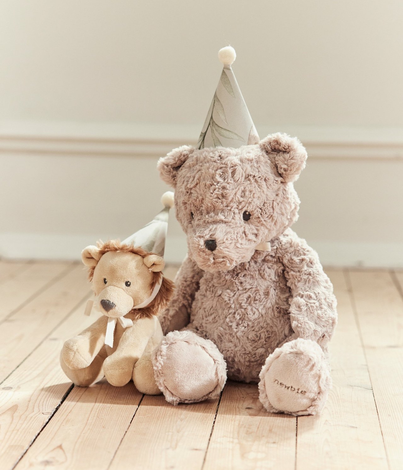 Lion and bear soft toy 