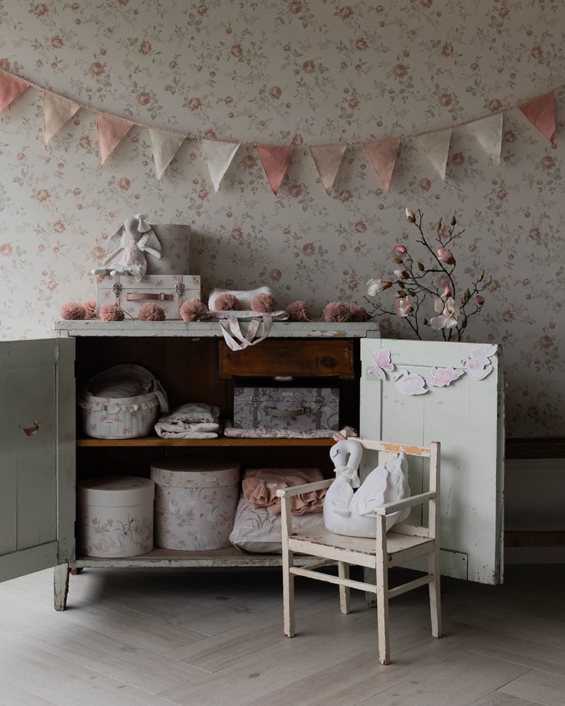 Girls room with pink interior