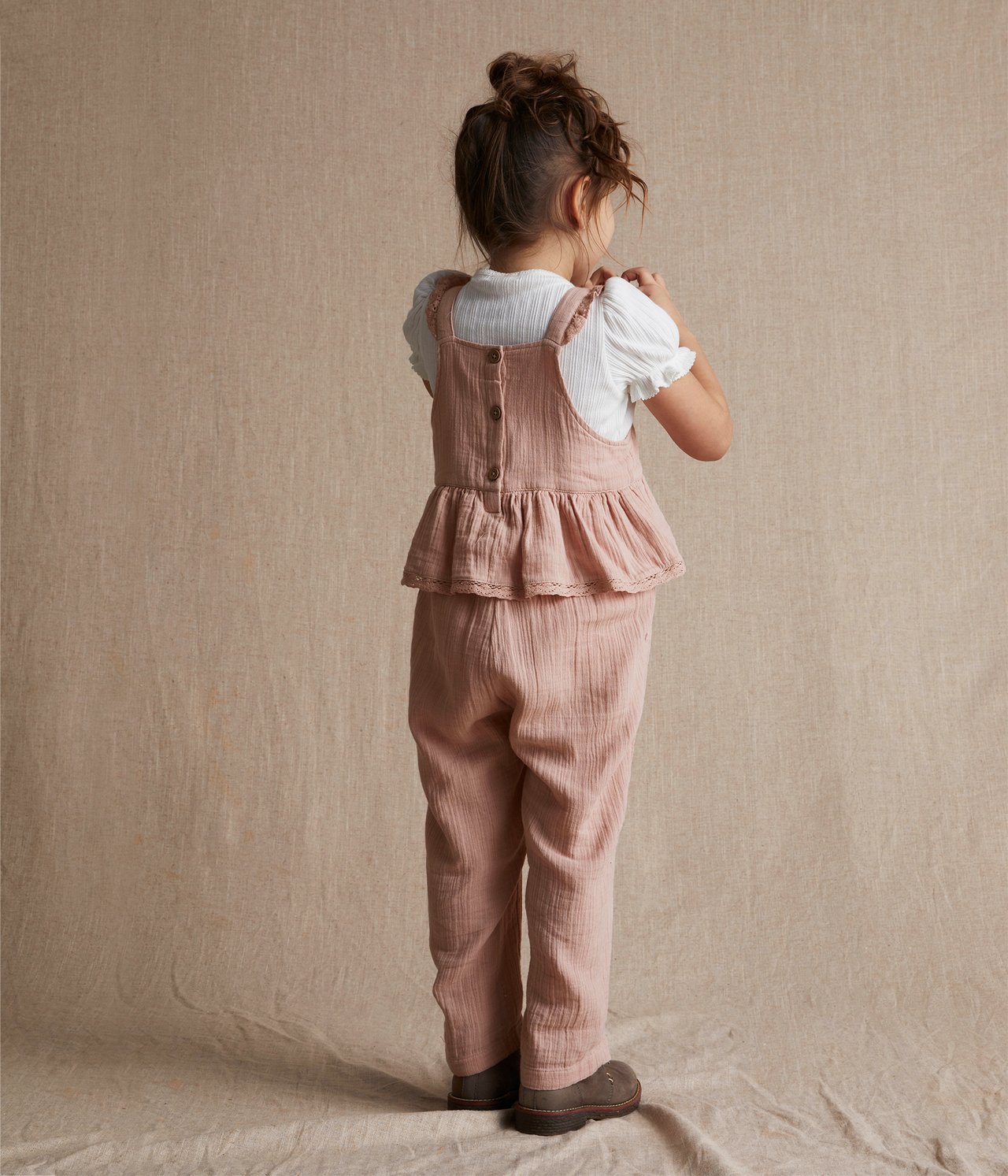 Latzhose aus Krepp - Rosa - 4