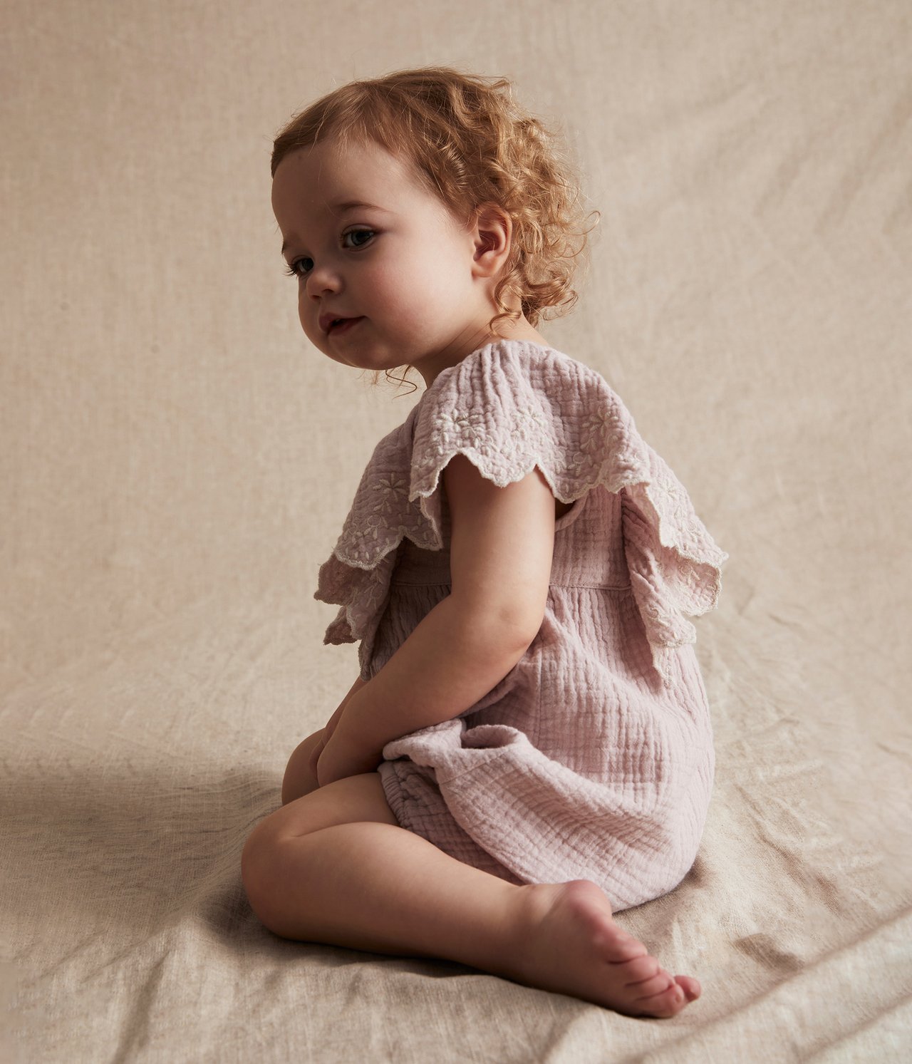 Crepe frill embroidered romper - Pink - 1