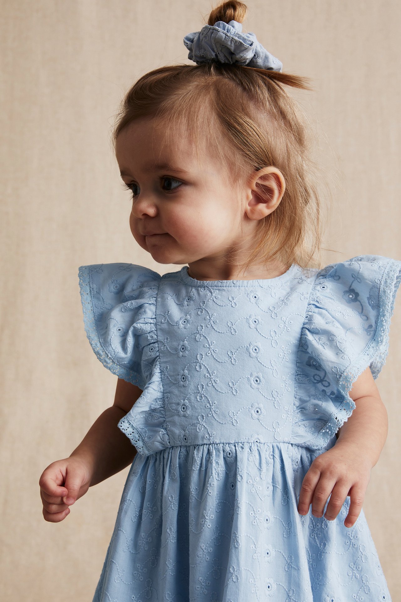 Kleid mit Lochstickerei - Blau - 2