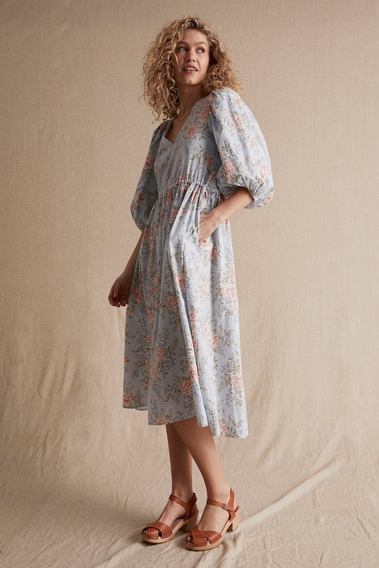 Women's floral midi dress - Light blue  - 181cm / Storlek: S - 3