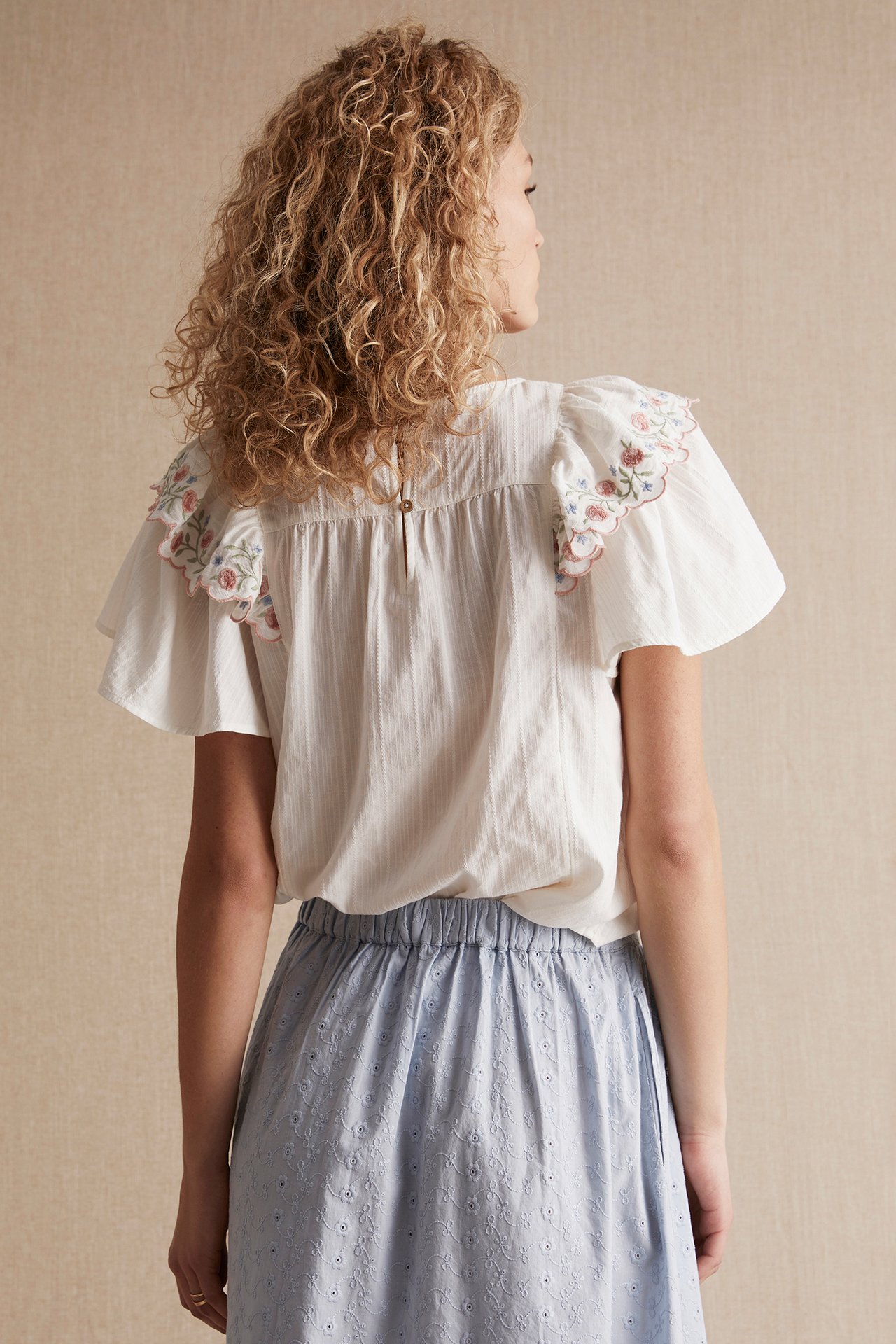 Women's floral-embroidered blouse - Off-white - 181cm / Storlek: S - 6