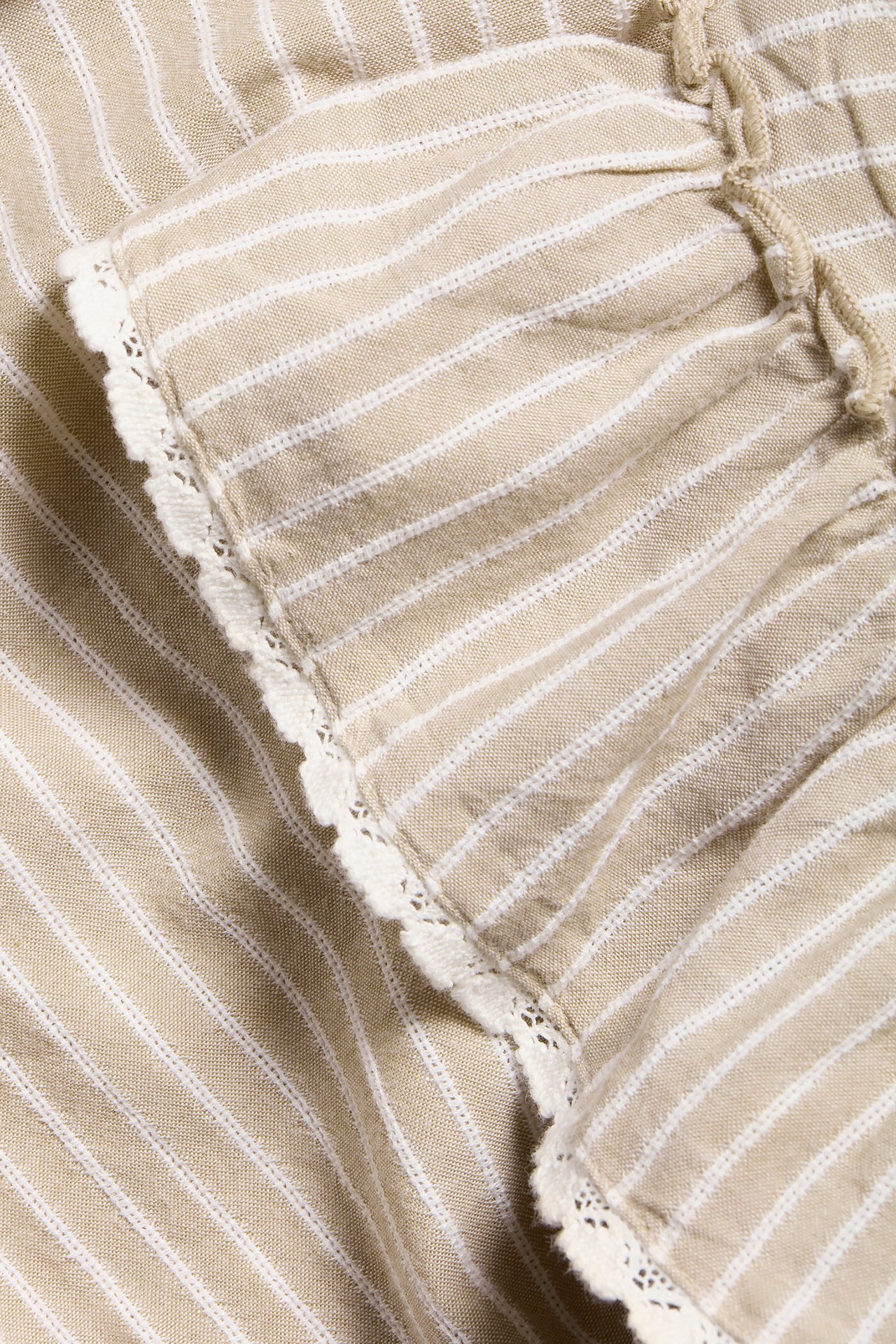 Gestreiftes Kleid mit Rüschen - Beige - 8
