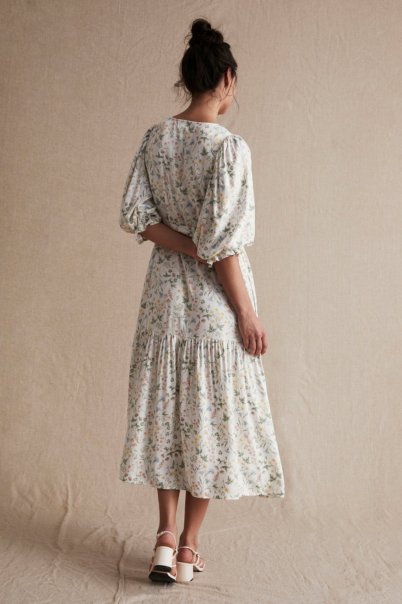 Midikleid mit Wiesenblumenmuster für Damen - Naturweiß - 181 cm/Größe S - 6