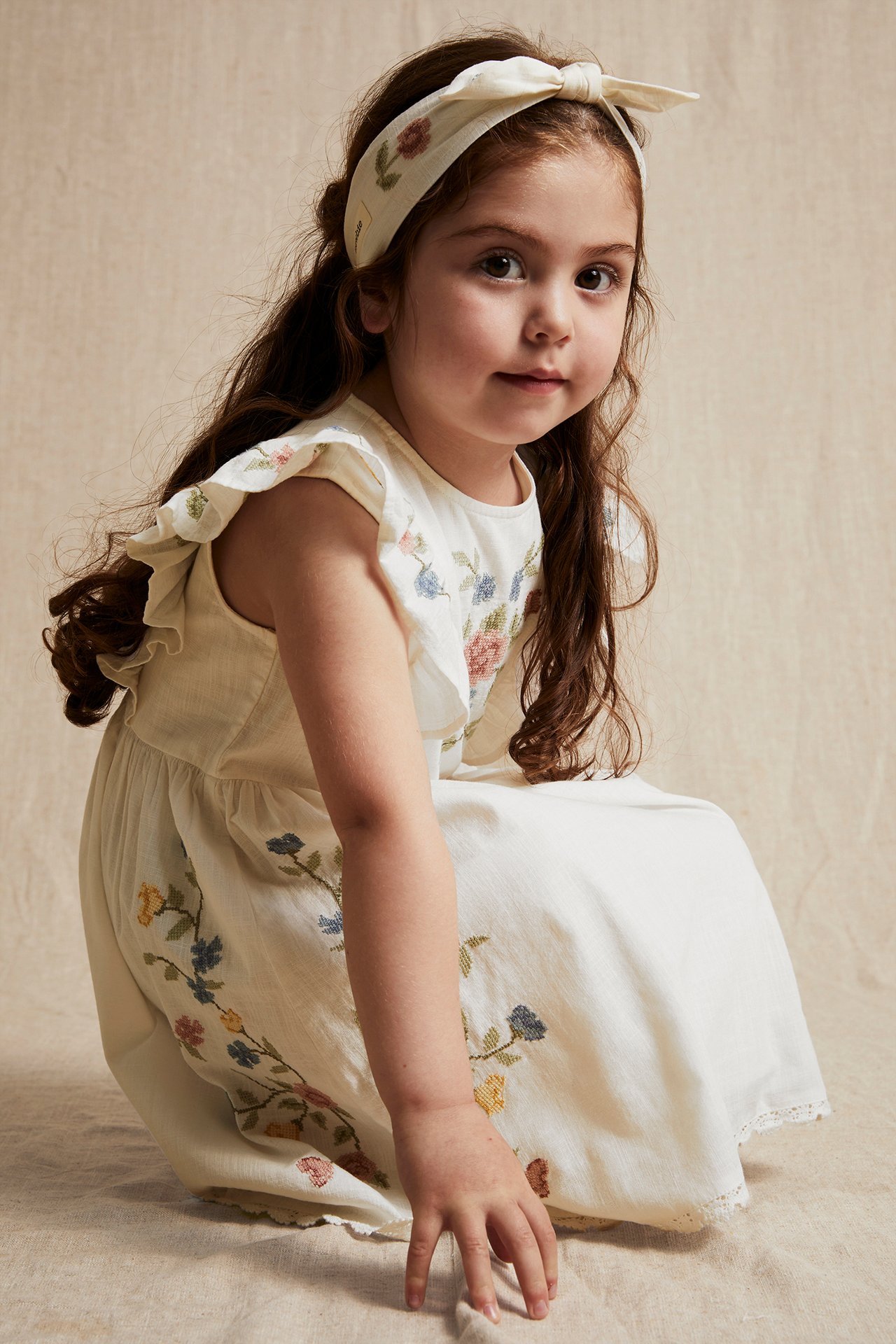 Kleid mit Kreuzstich-Blumenmuster - Naturweiß - 1