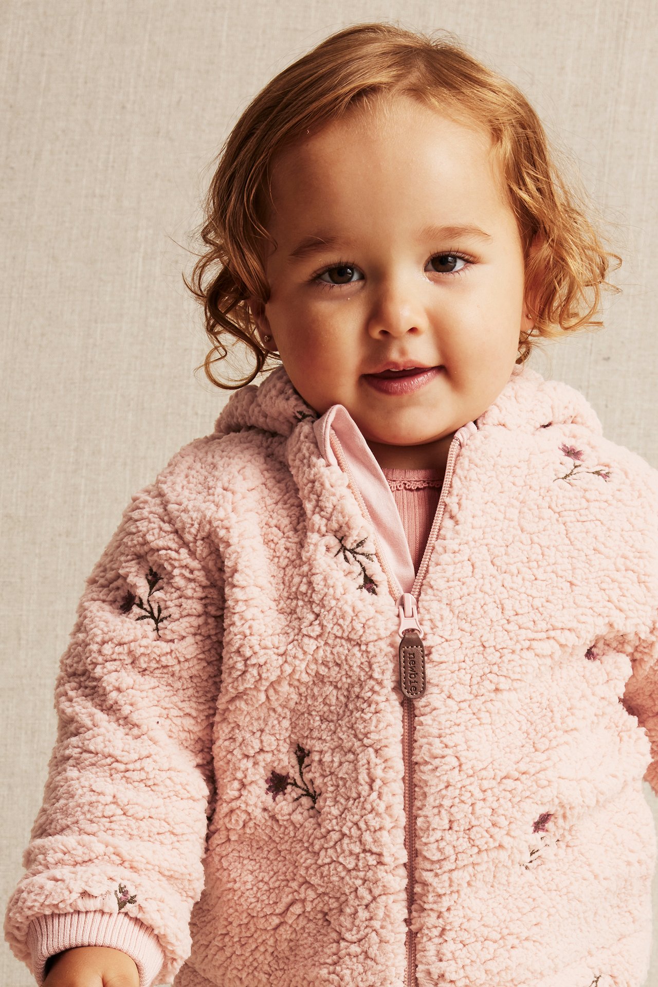 Jacke aus Bouclé mit Blumenstickerei - Rosa - 1