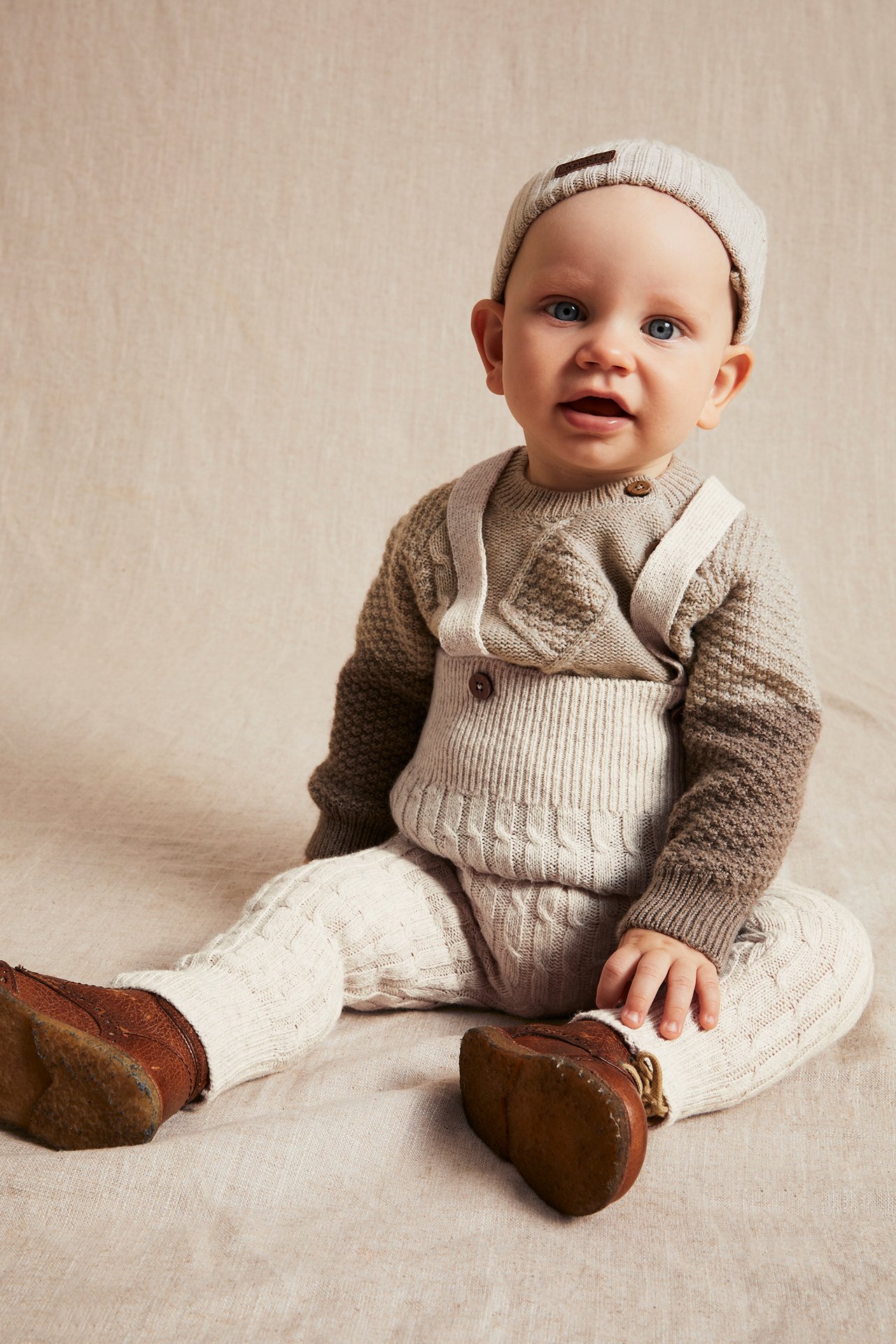 Gestrickte Leggings mit Hosenträgern - Beige meliert - 1