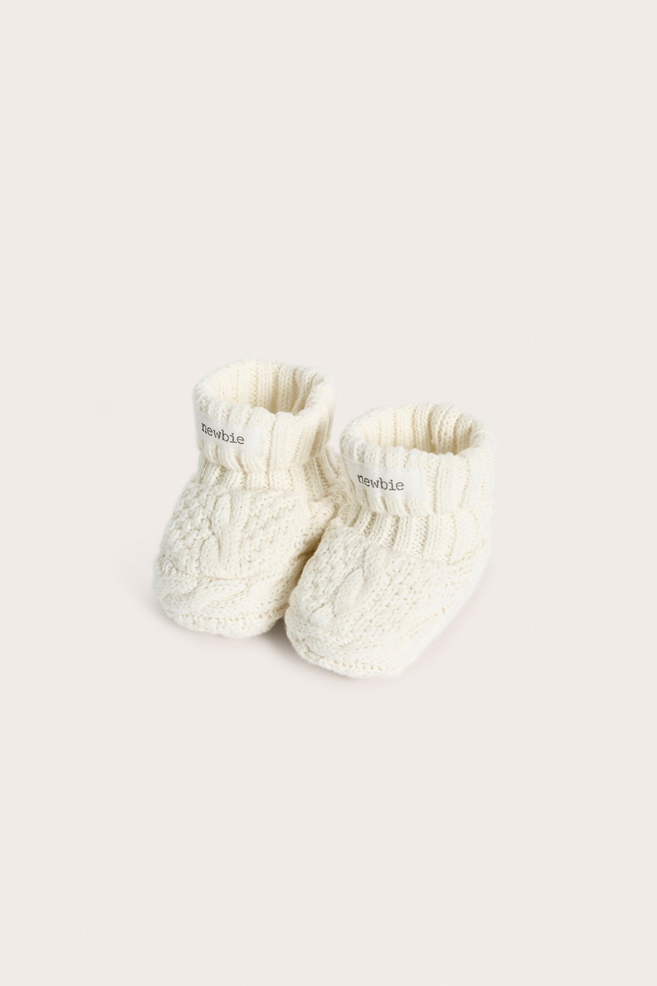 Cable-knit cotton booties