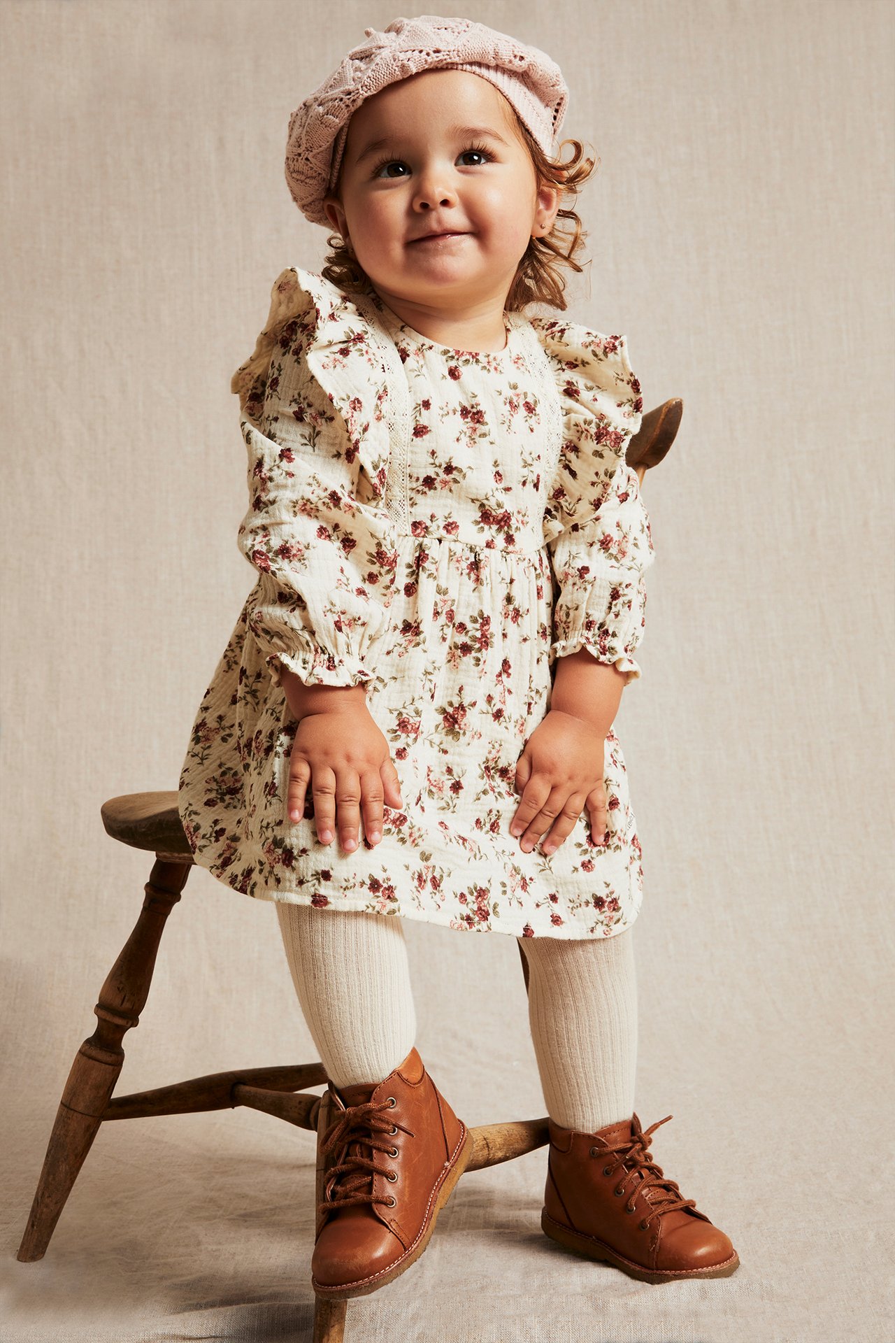 Kleid mit Blumenmuster in Knitteroptik - Hellbeige - 2