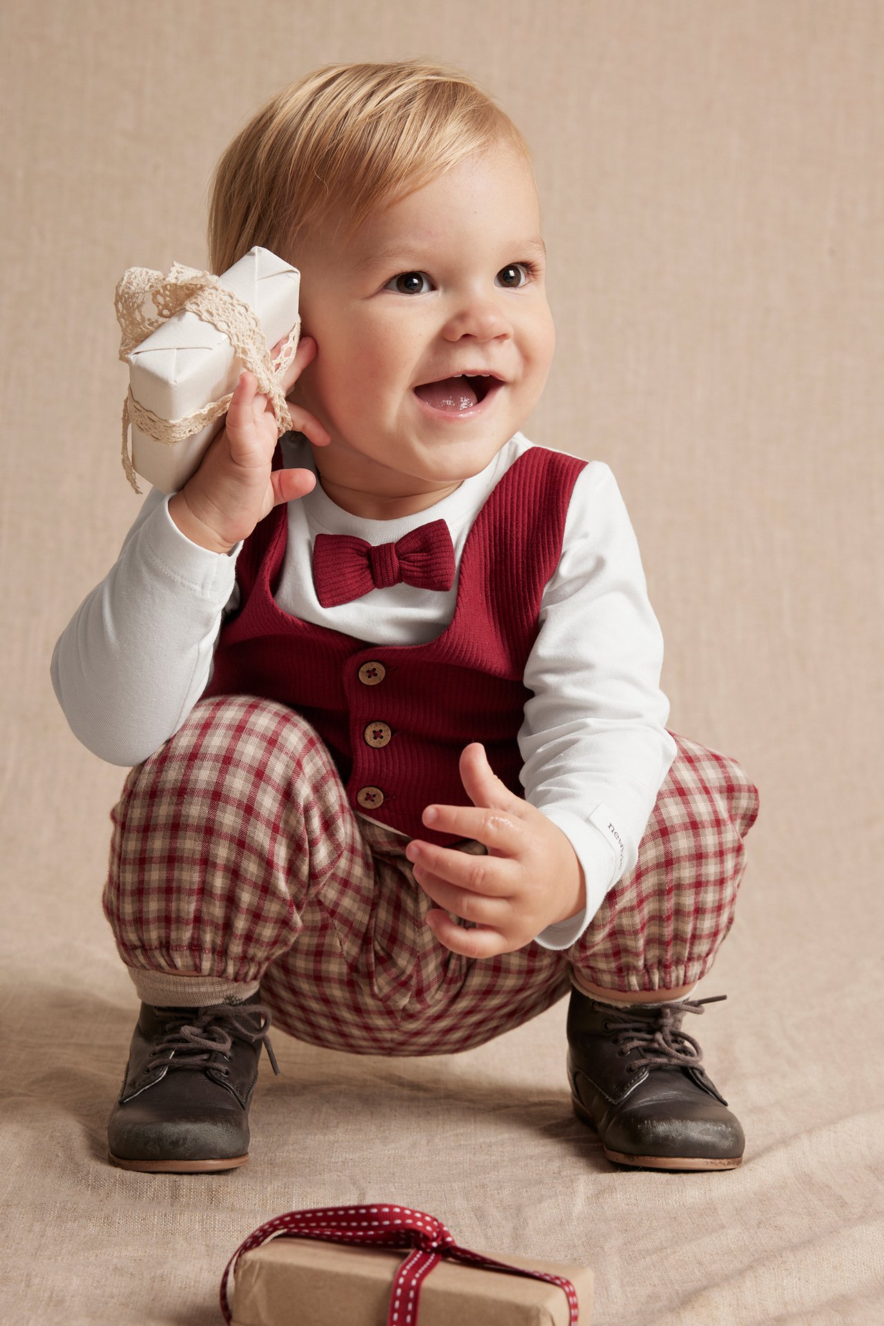 Holiday bodysuit with bow tie - Red - 4