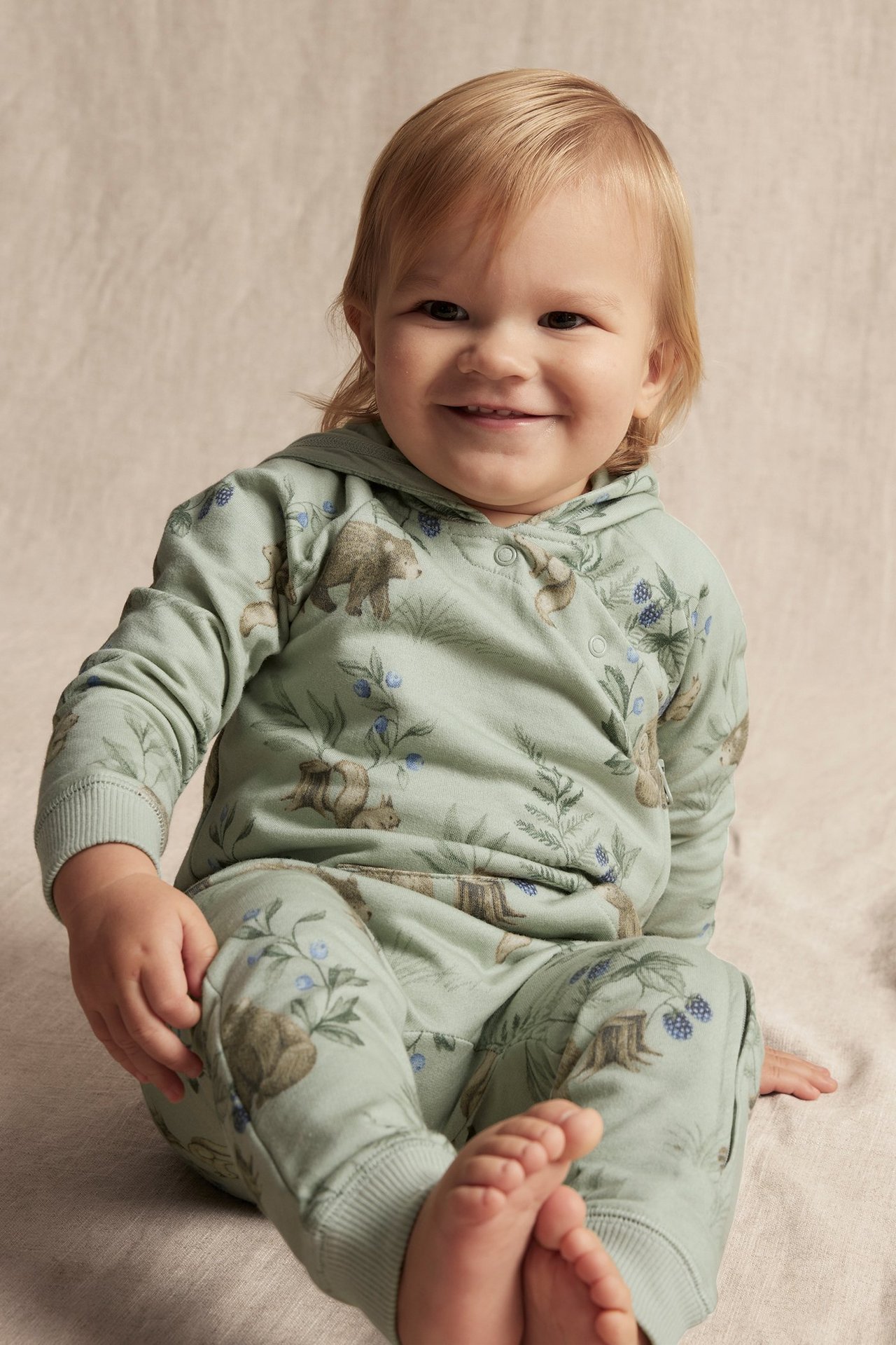 Warm jumpsuit with animal pattern