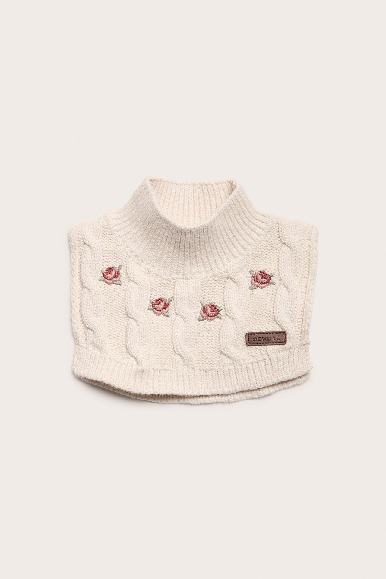 Polo neck collar with embroidered roses