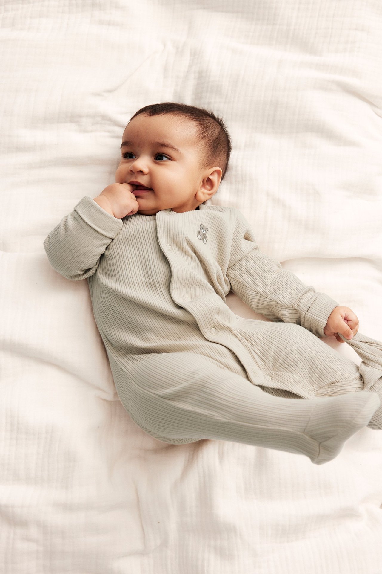 Pajamas with embroidery