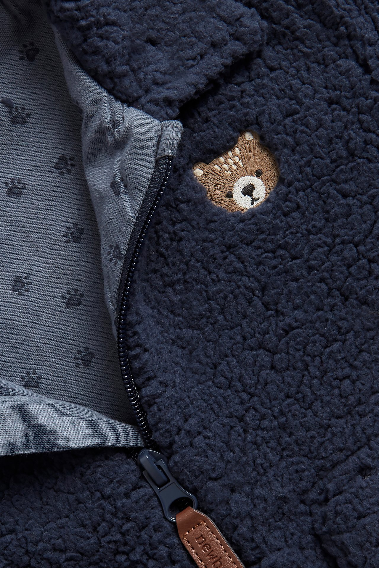 Pile jacket with embroidered teddy bear