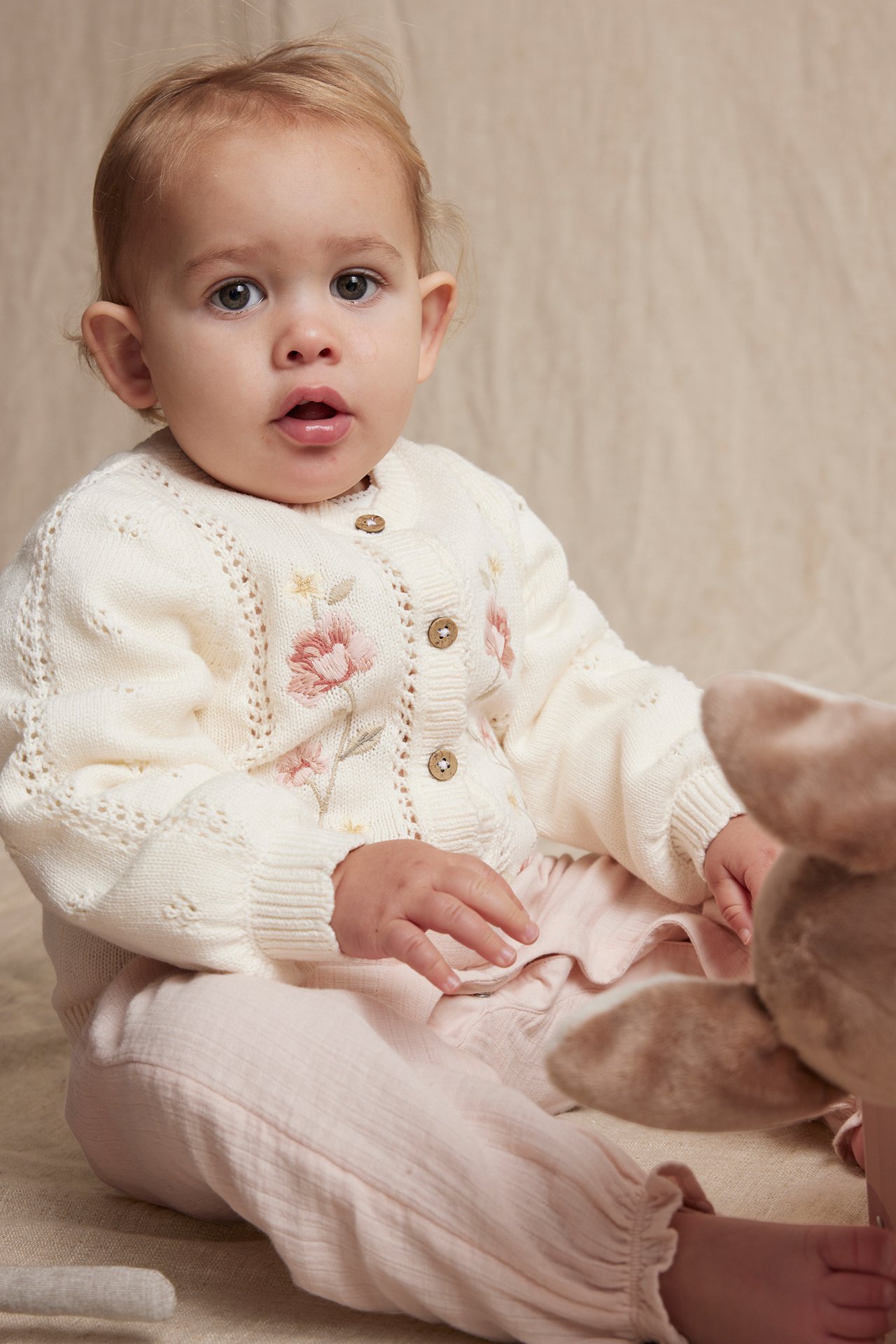 Cardigan with floral embroidery