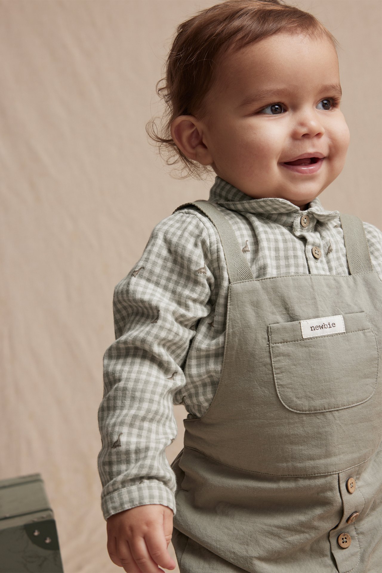 Shirt-style bodysuit with embroidery