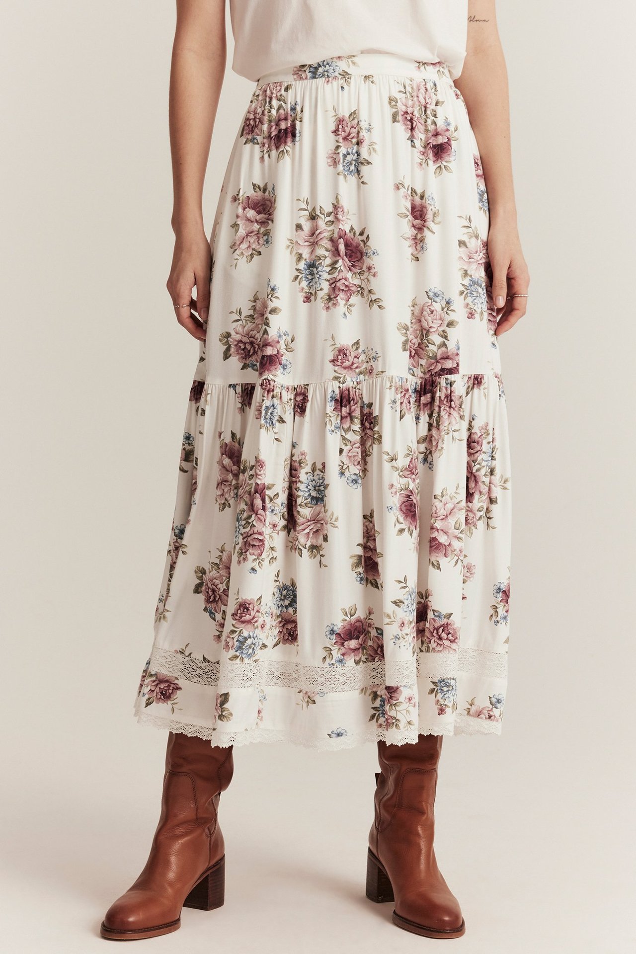 Newbie Woman floral skirt