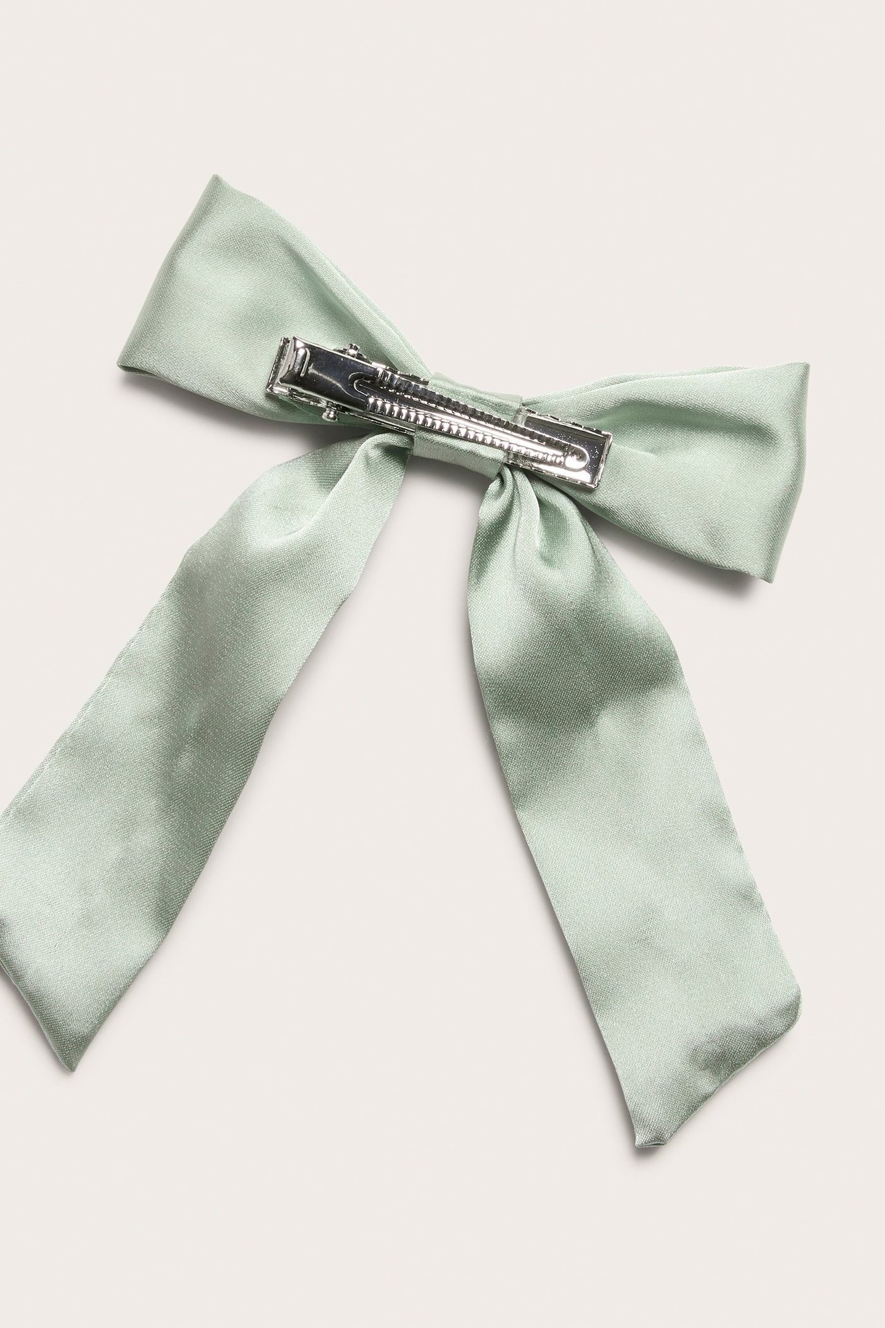 Hair clip with bow