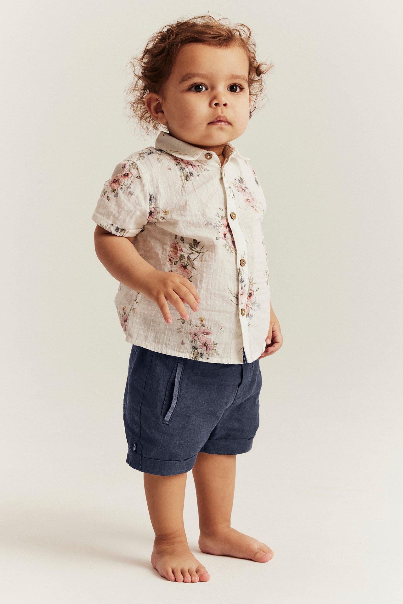 Woven shorts with pockets