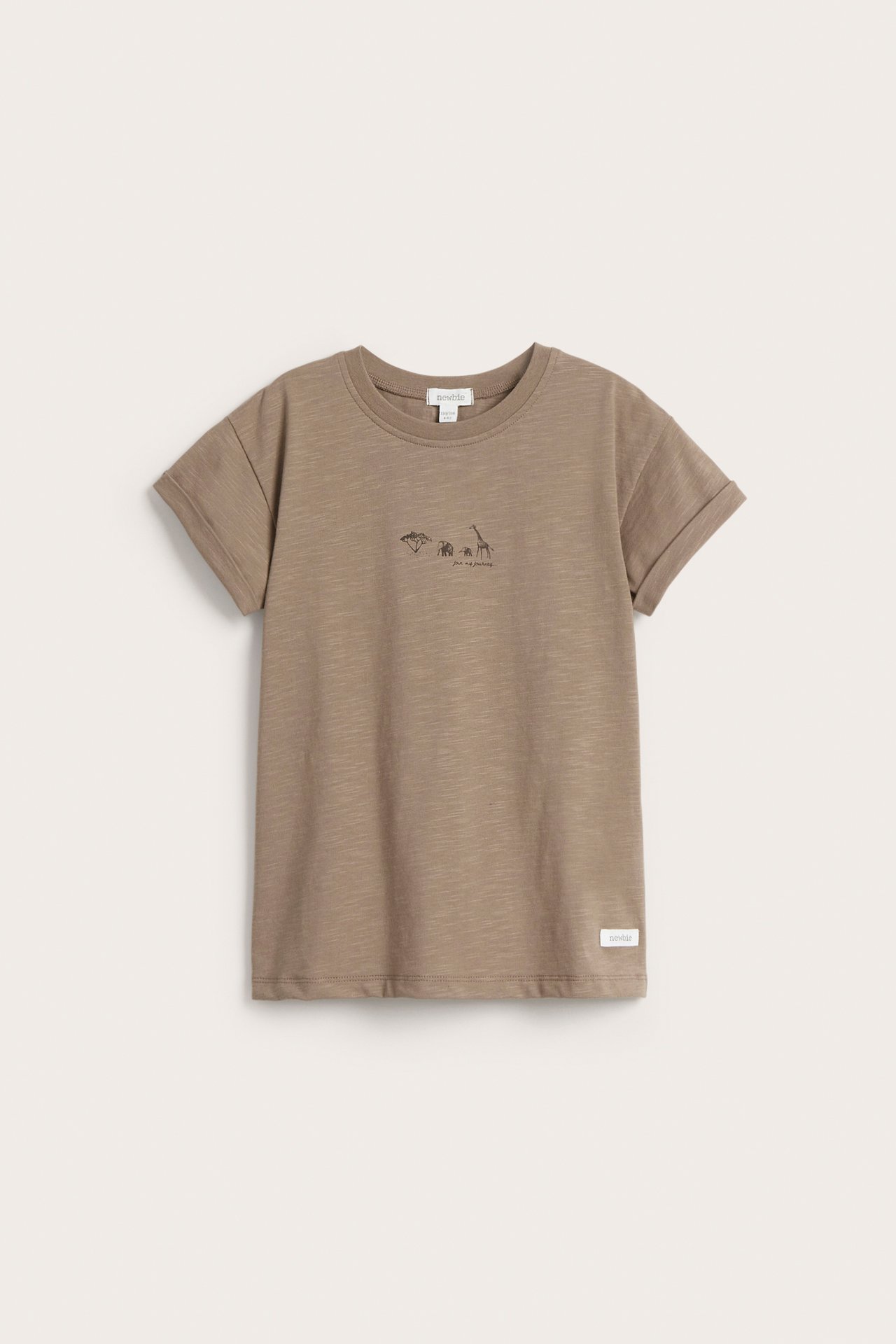 Vorderansicht eines braunen Kinder-Slub-Baumwoll-T-Shirts mit umgekrempelten Ärmeln und Tierdruck.