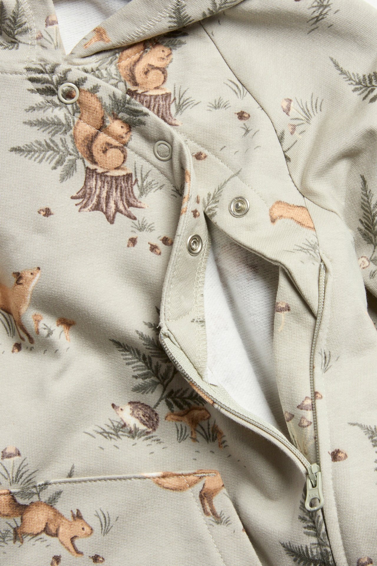 Jumpsuit mit Waldmuster