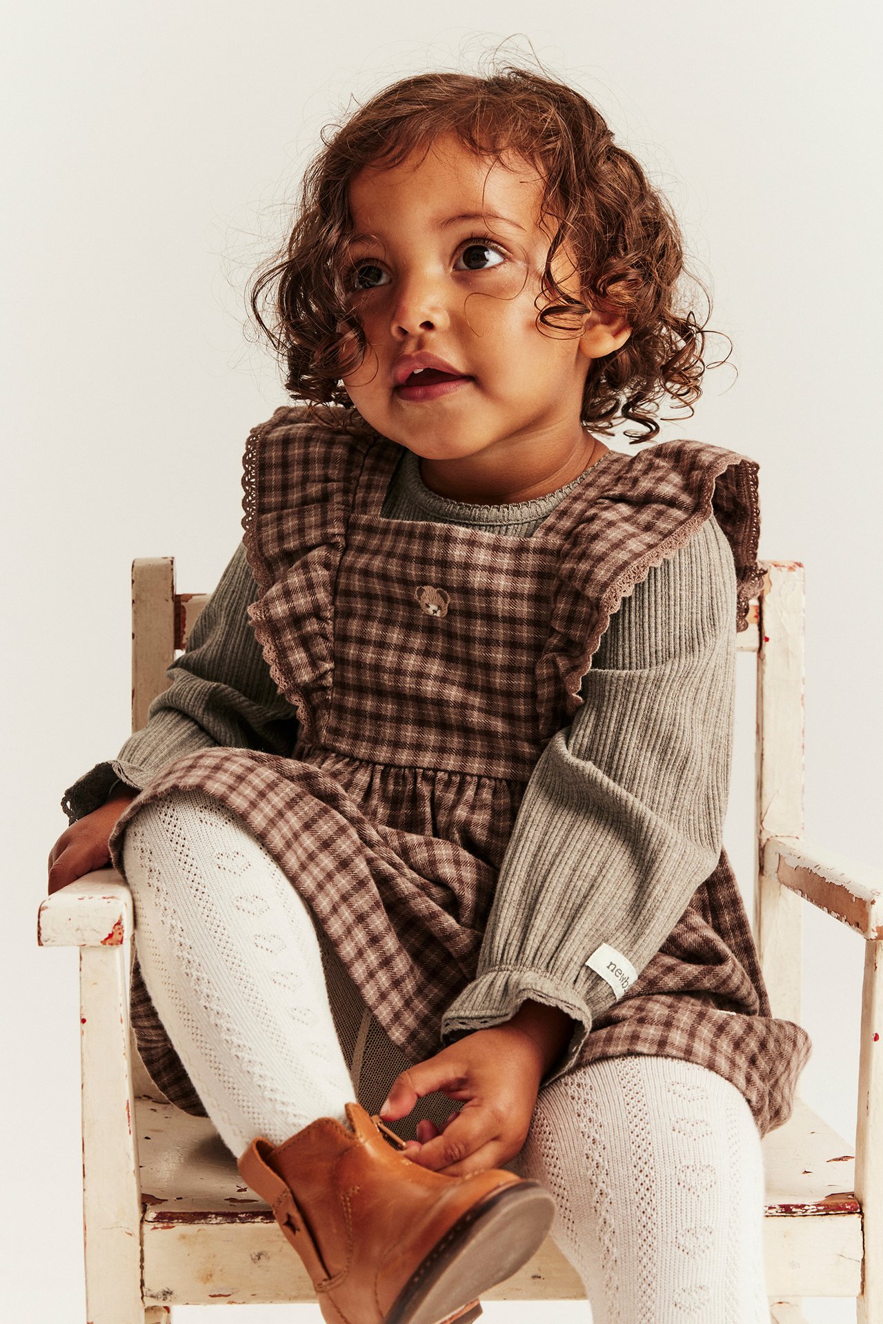 Ribbed bodysuit with lace edging