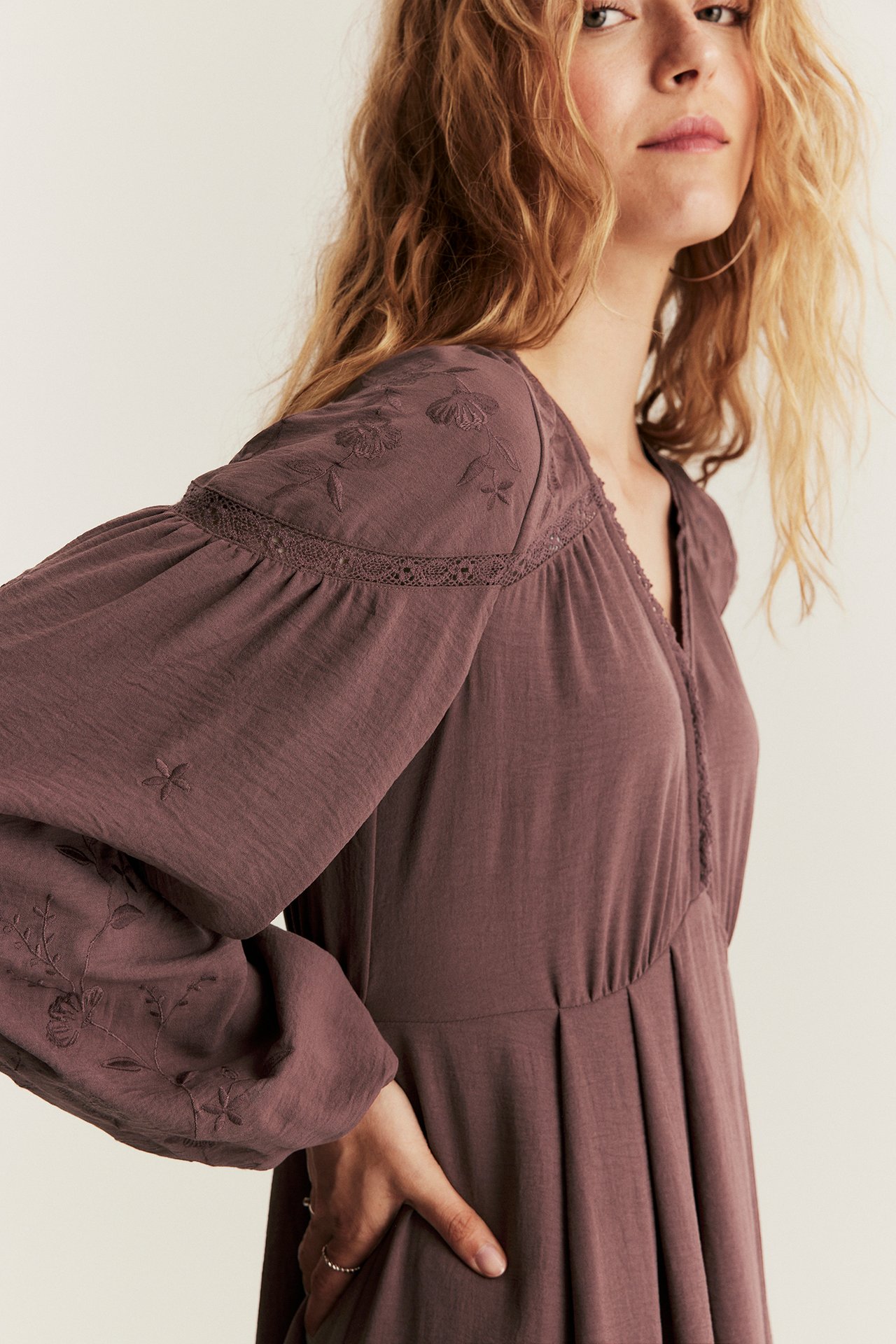 Embroidered dress from Newbie Woman - Wine red - 4