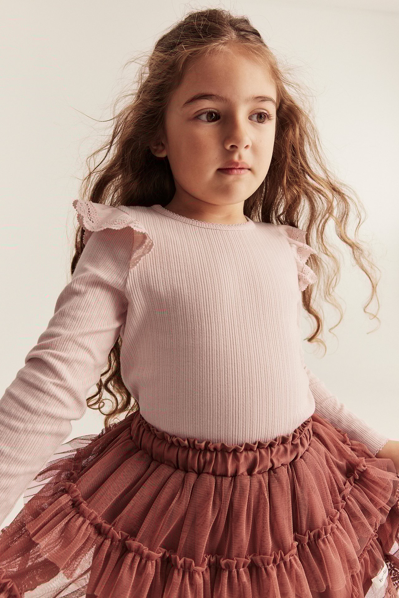 Ribbed top with frills