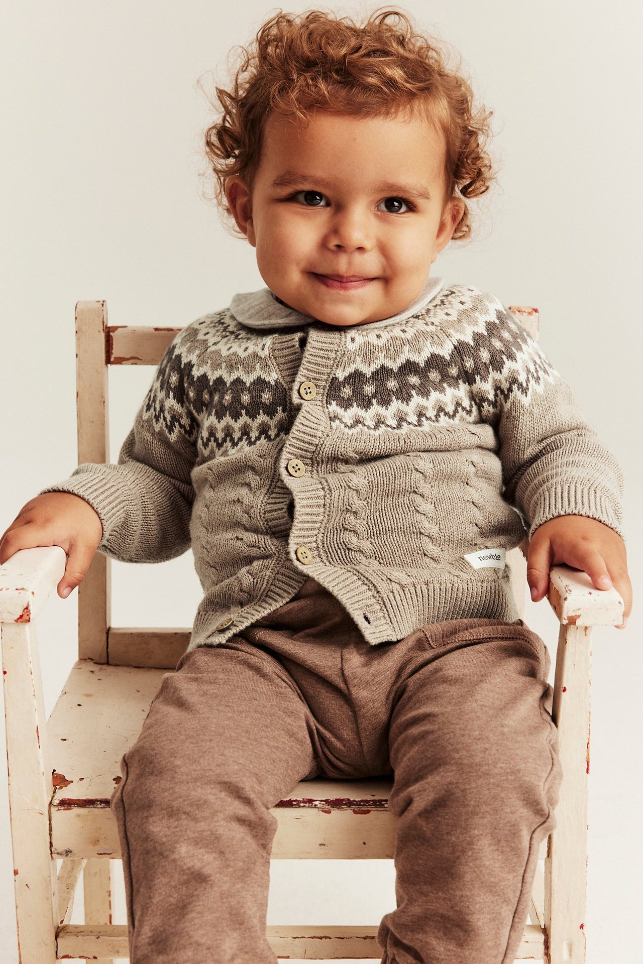 Jacquard-knit cardigan