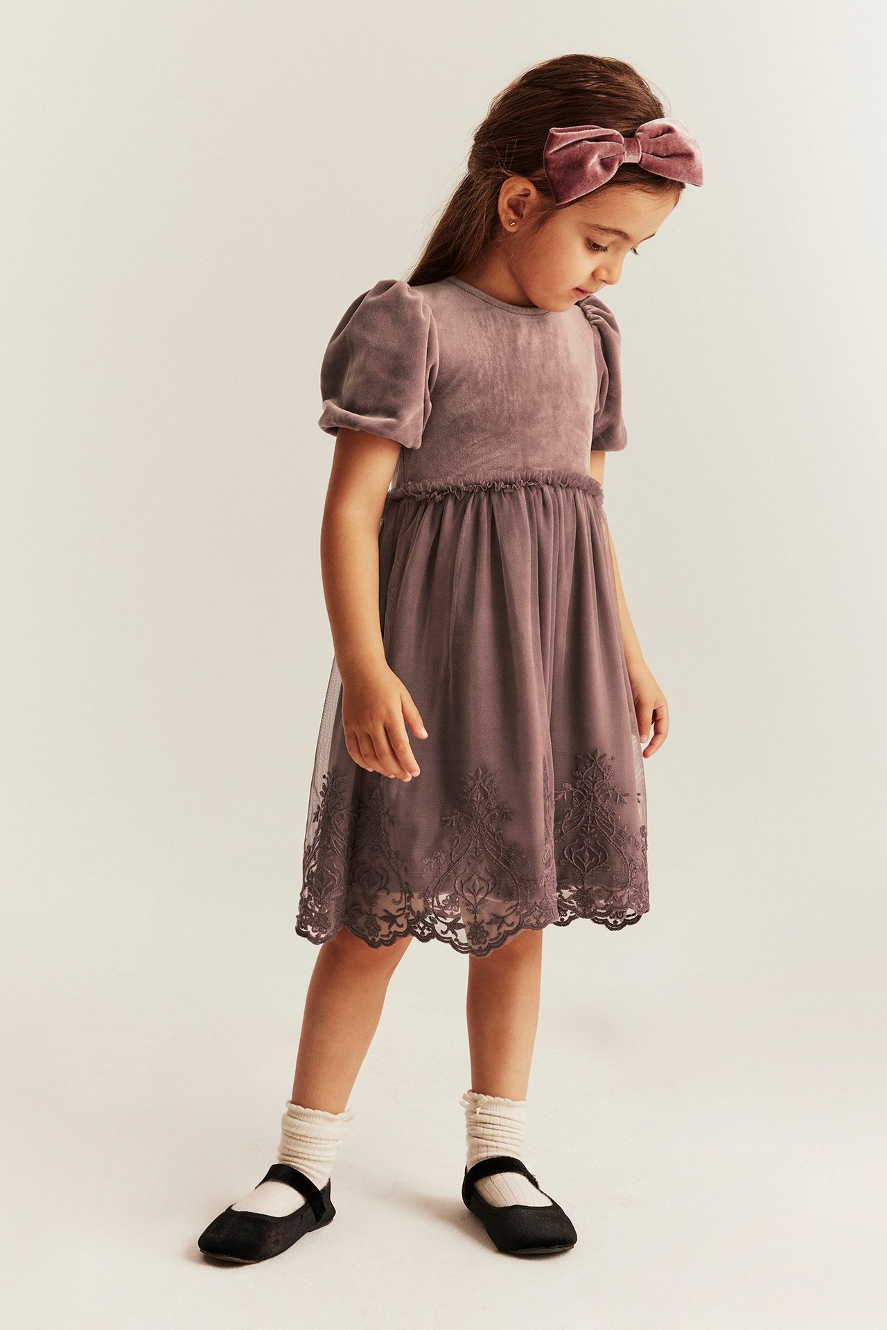 Kid's dark pink velour dress with mesh skirt, embroidery, short sleeves, round neck.