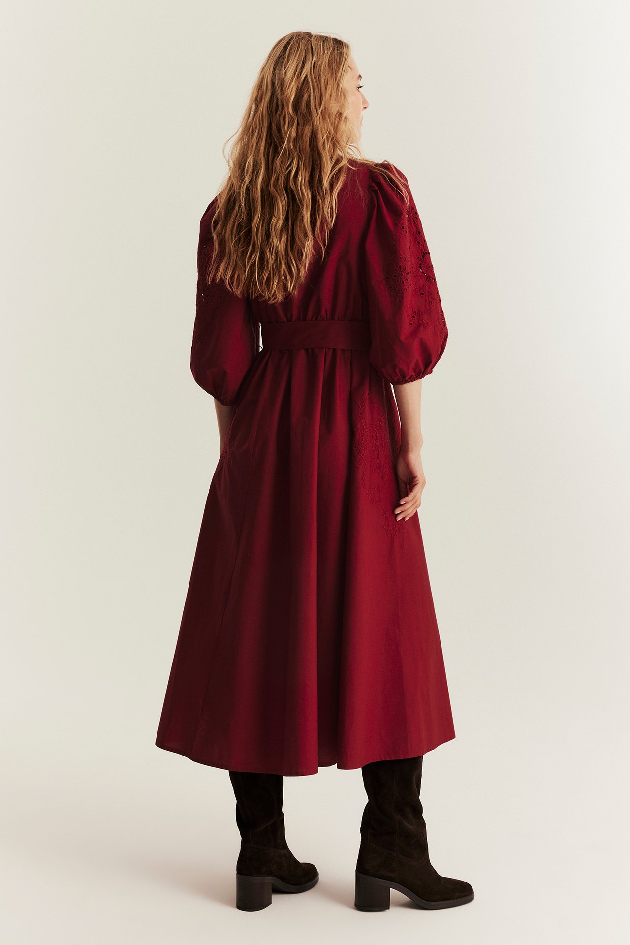 Besticktes Kleid von Newbie Woman