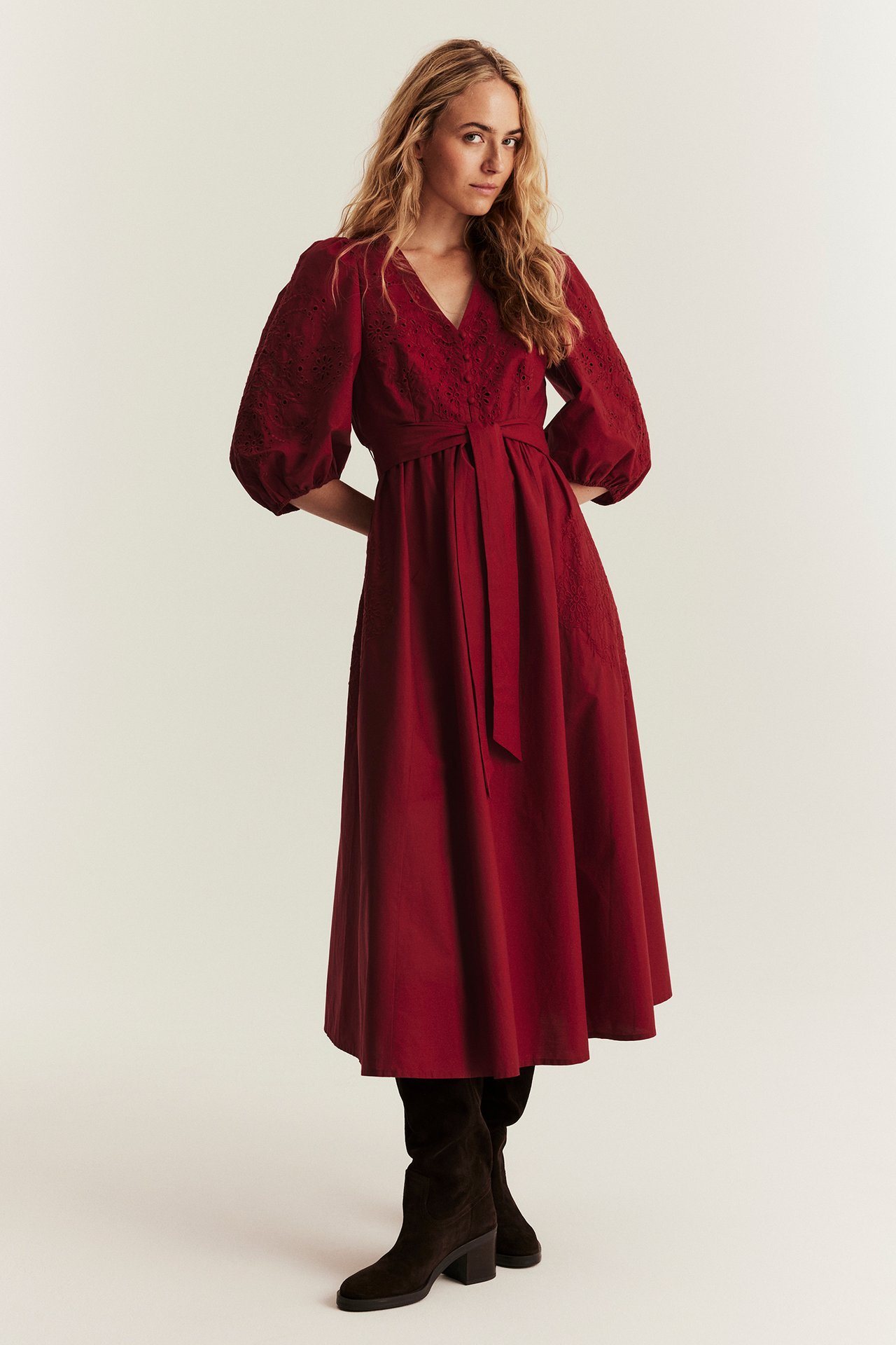Besticktes Kleid von Newbie Woman