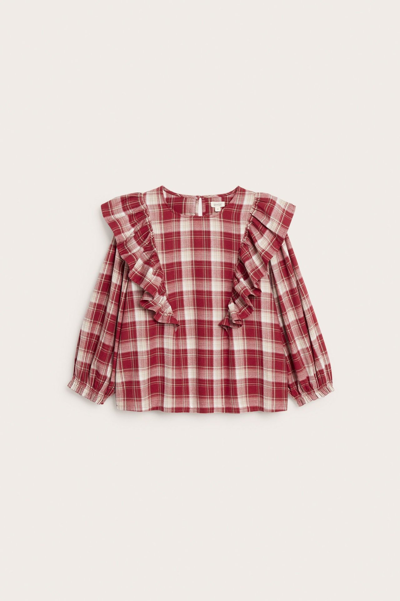 Vorderansicht einer rot-weiß karierten Damen-Baumwollbluse mit Rüschen und 3/4-Puffärmeln.