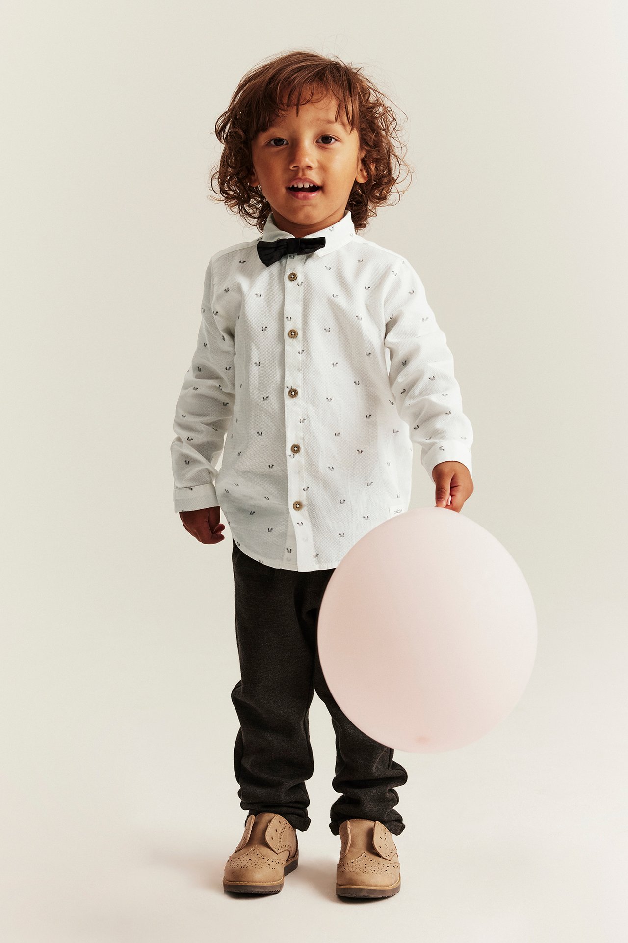 Woven dress shirt with bow tie