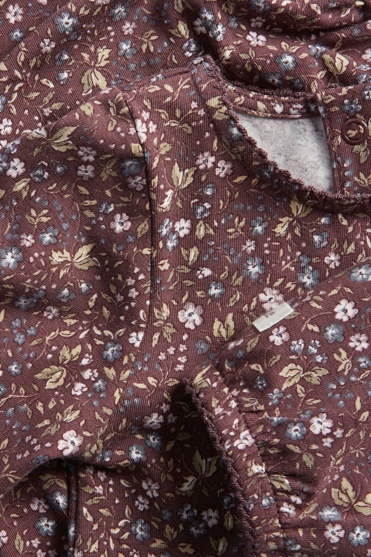 Floral body with puff sleeves