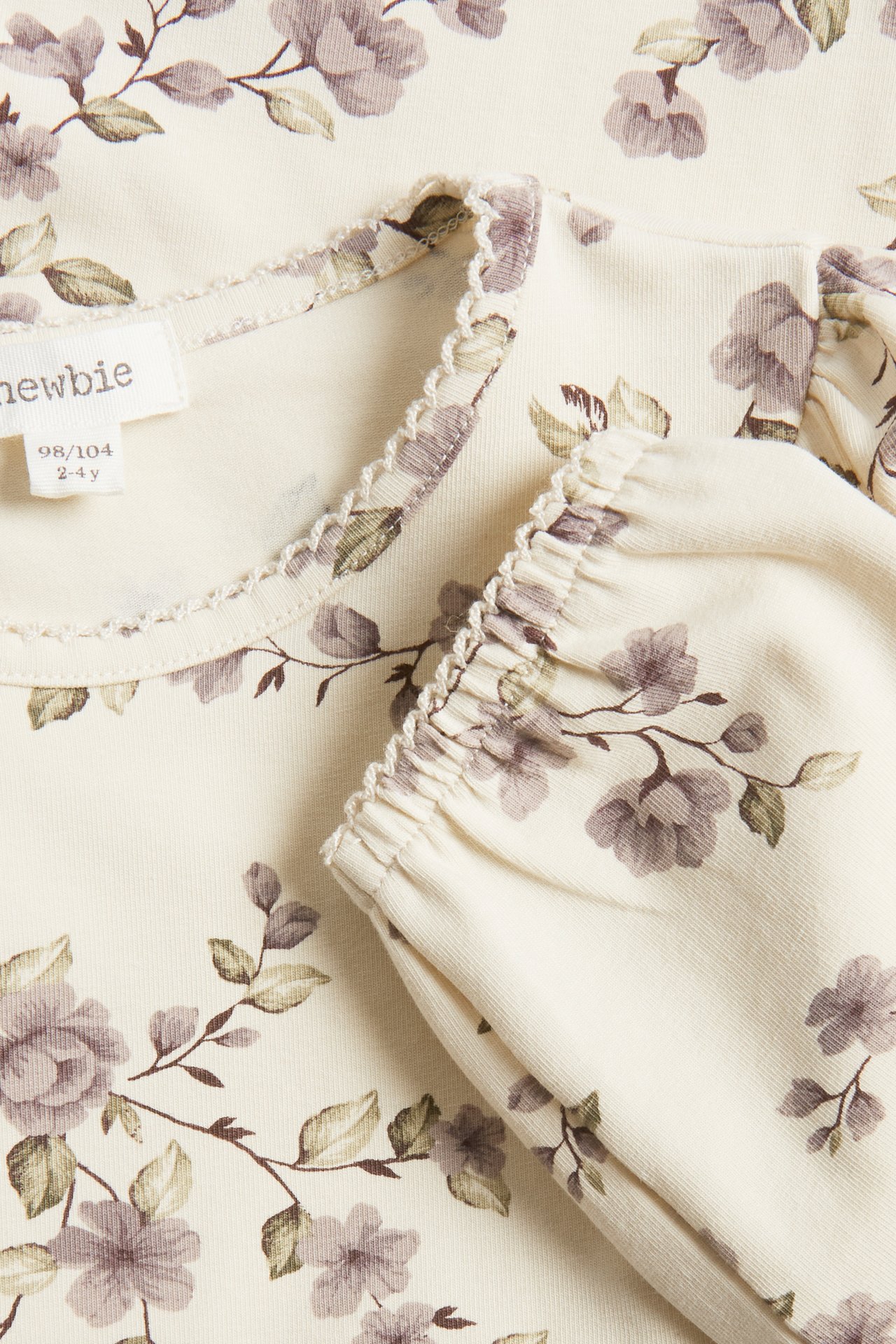 Floral top with puff sleeves