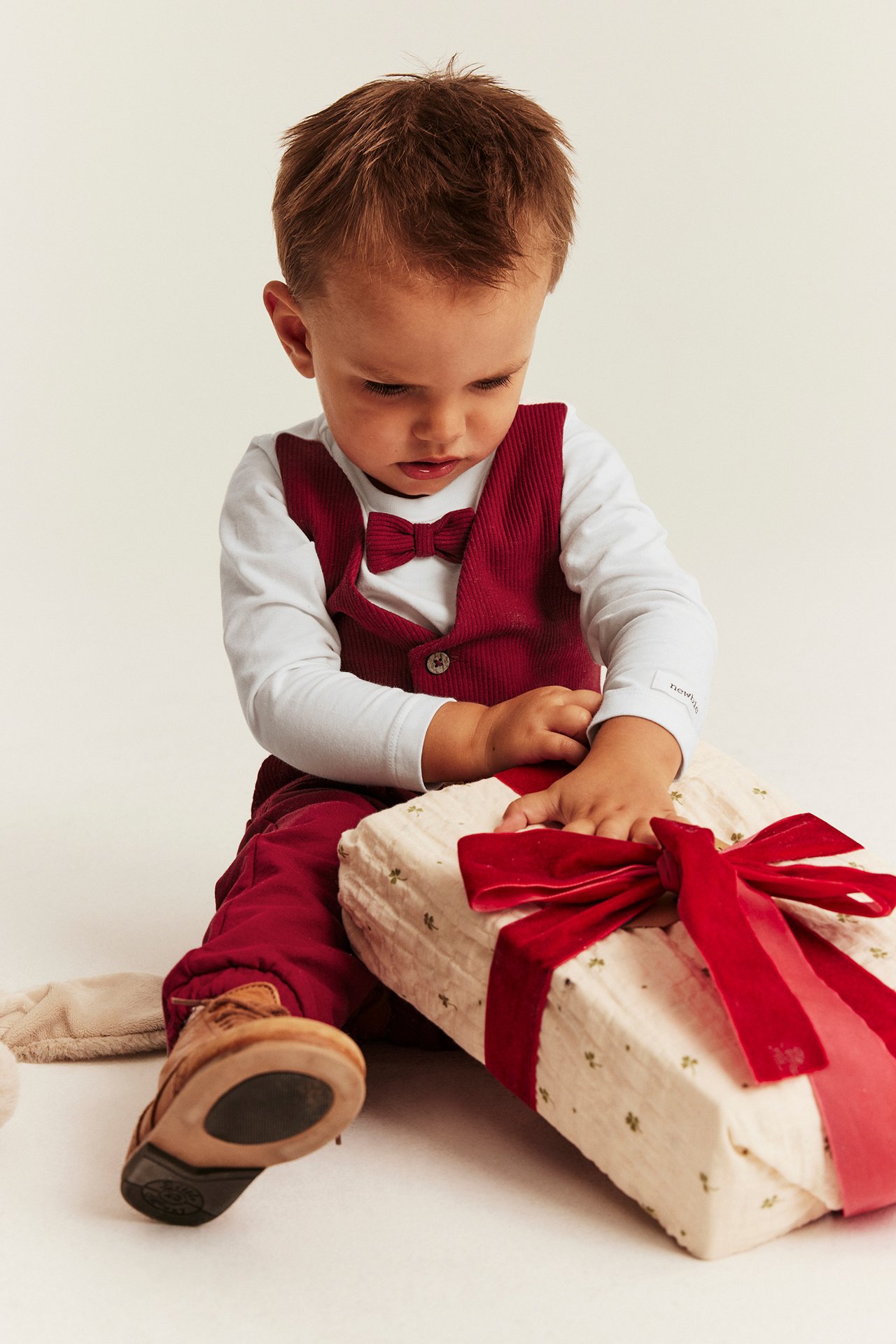 Weihnachts-Body mit Weste und Fliege - Rot - 2