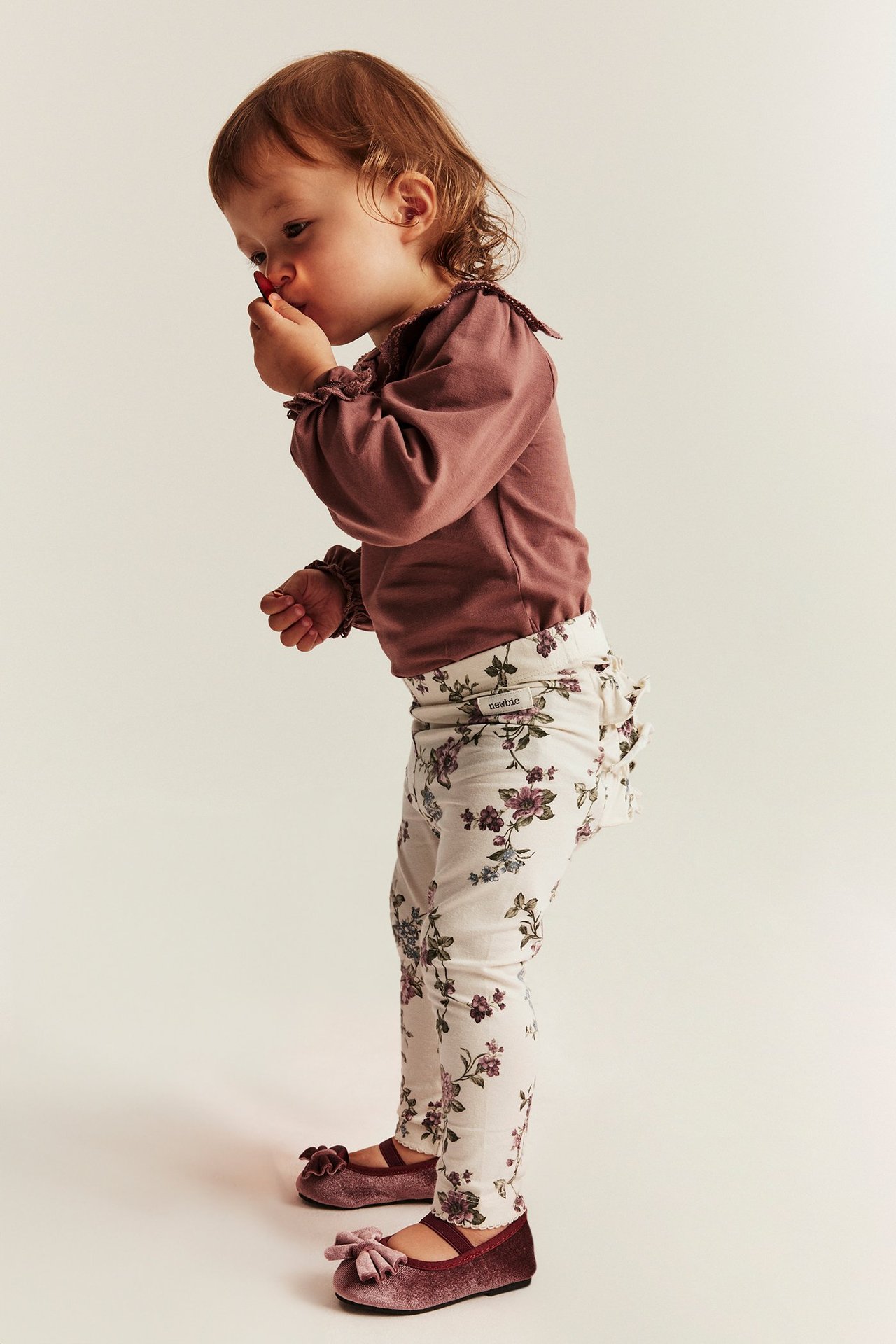 Geblümte Leggings mit Rüschen