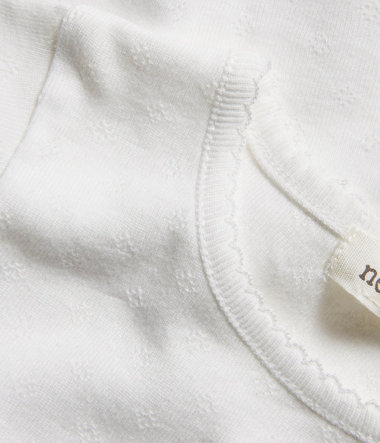 Body with texture pattern - Off-white - 1