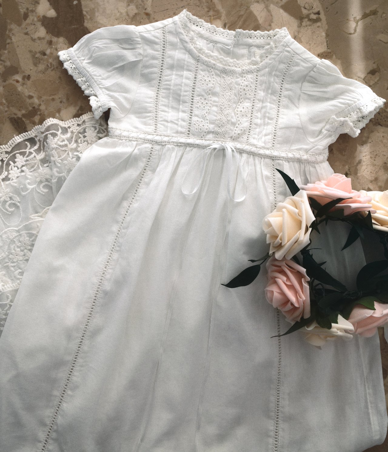 Taufkleid mit Spitze