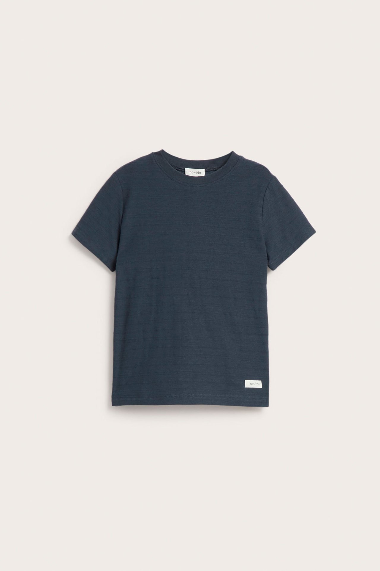 Vorderansicht eines dunkelblauen strukturierten Kurzarm-T-Shirts für Kinder mit Rundhalsausschnitt.