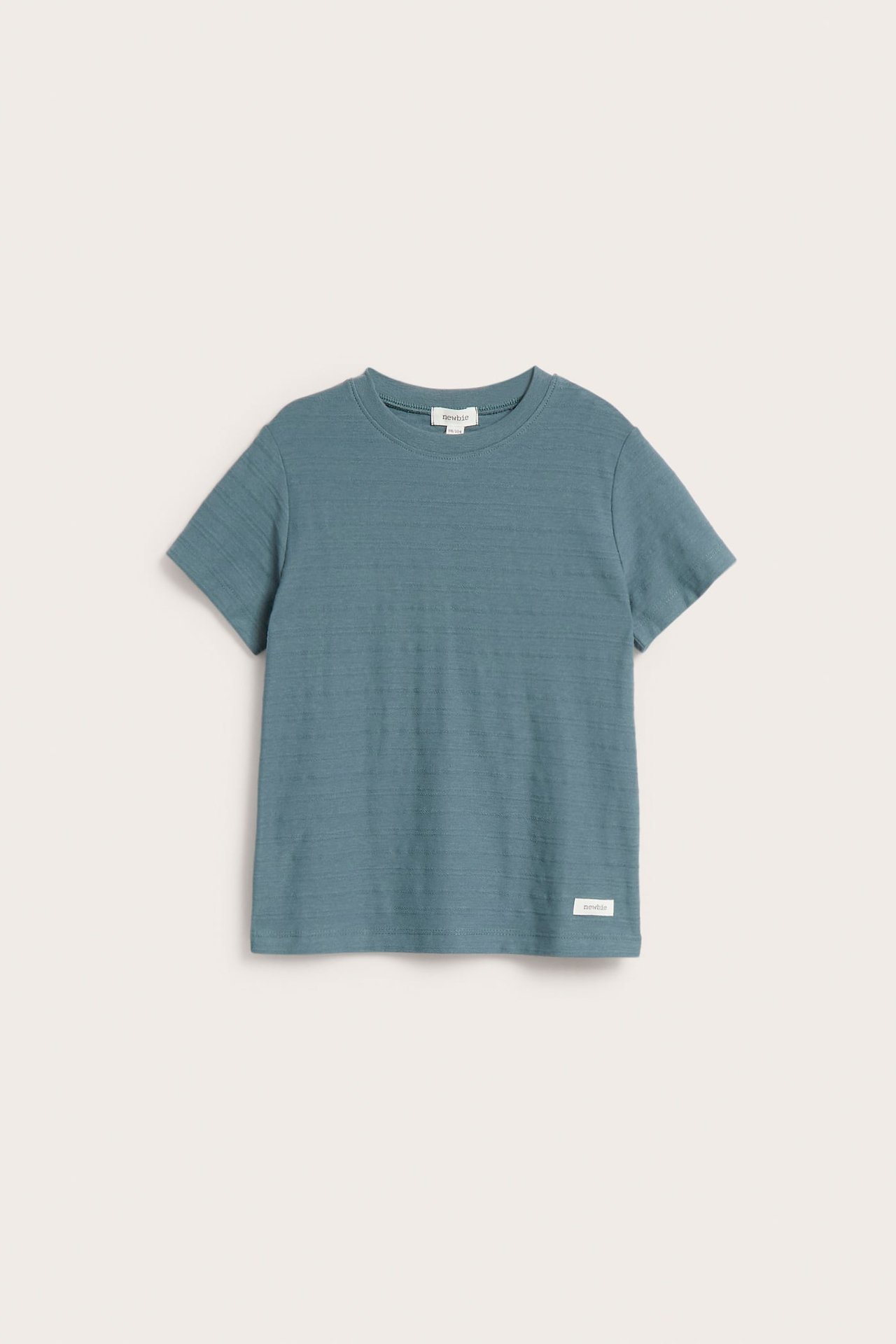 Vorderansicht eines kurzärmeligen Kinder-T-Shirts in Petrol mit subtiler horizontaler Textur.