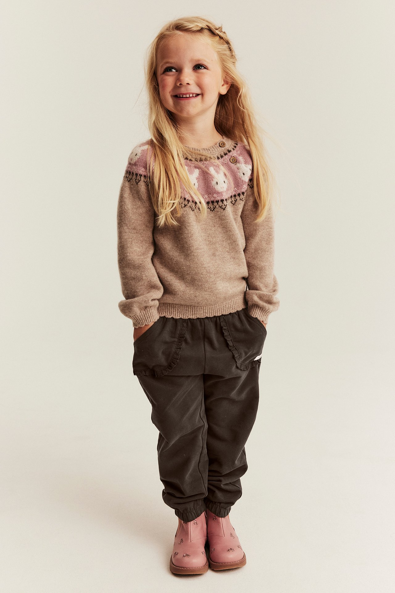 Jogging bottoms with lace details