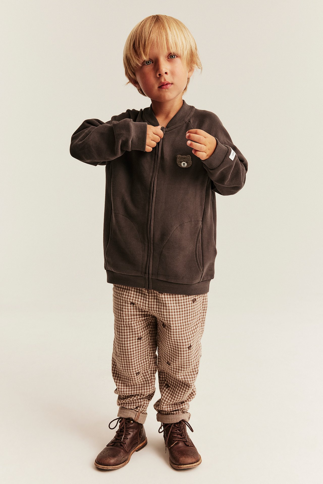 Sweatshirt with zipper and teddy bear - Dark brown - 4