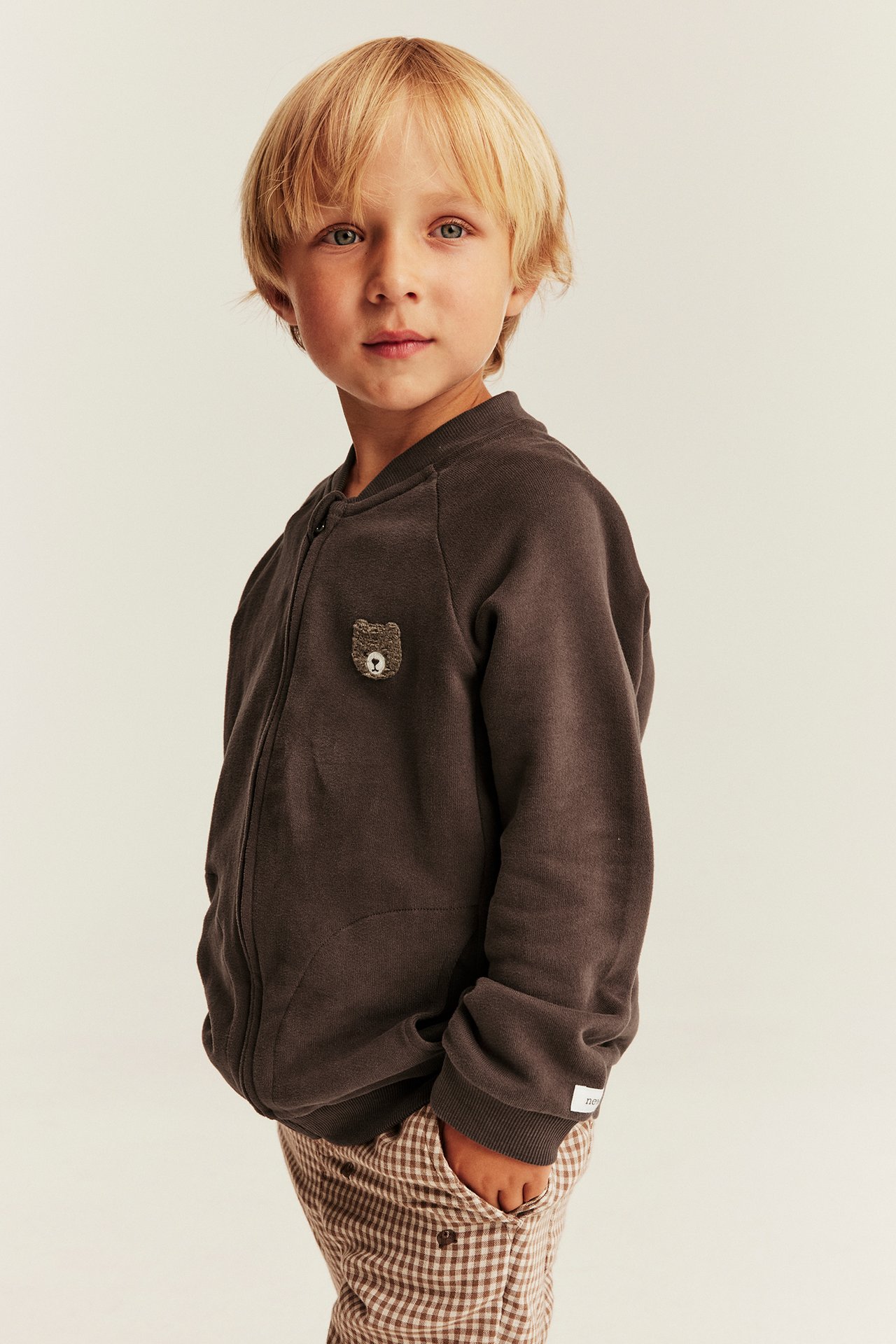 Sweatshirt with zipper and teddy bear
