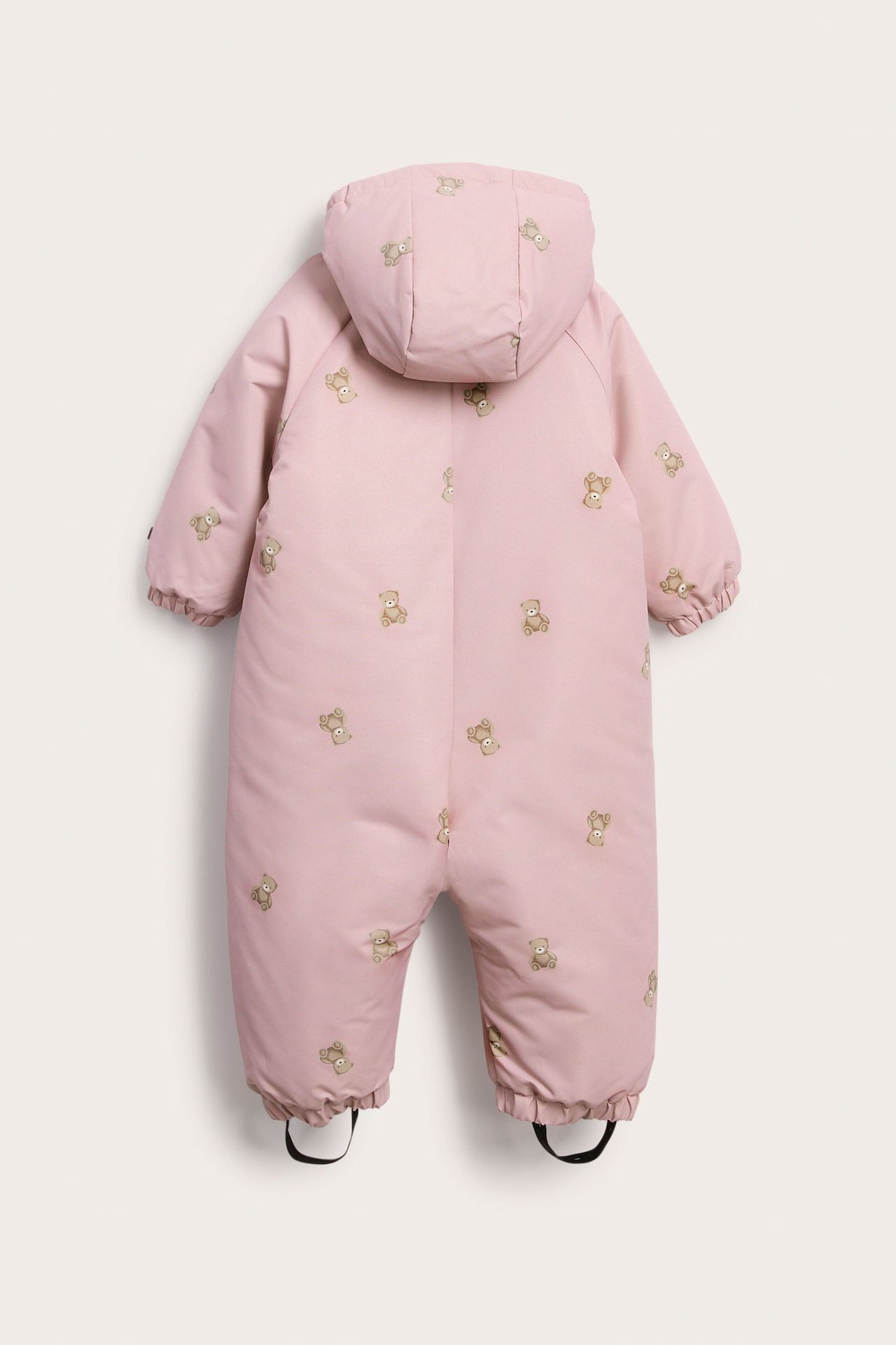Rückansicht eines rosa wattierten Baby-Schneeanzugs mit Teddybär-Stickerei und Kapuze.